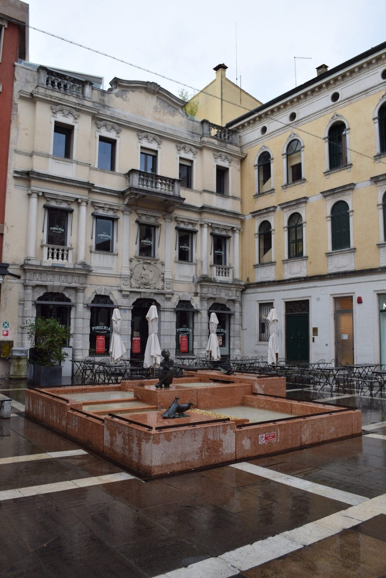 Via VIII Febbraio, 10, 35122 Padova PD, Italy / 03-08-2020 15:21 / 20.11 °C en zware regenval