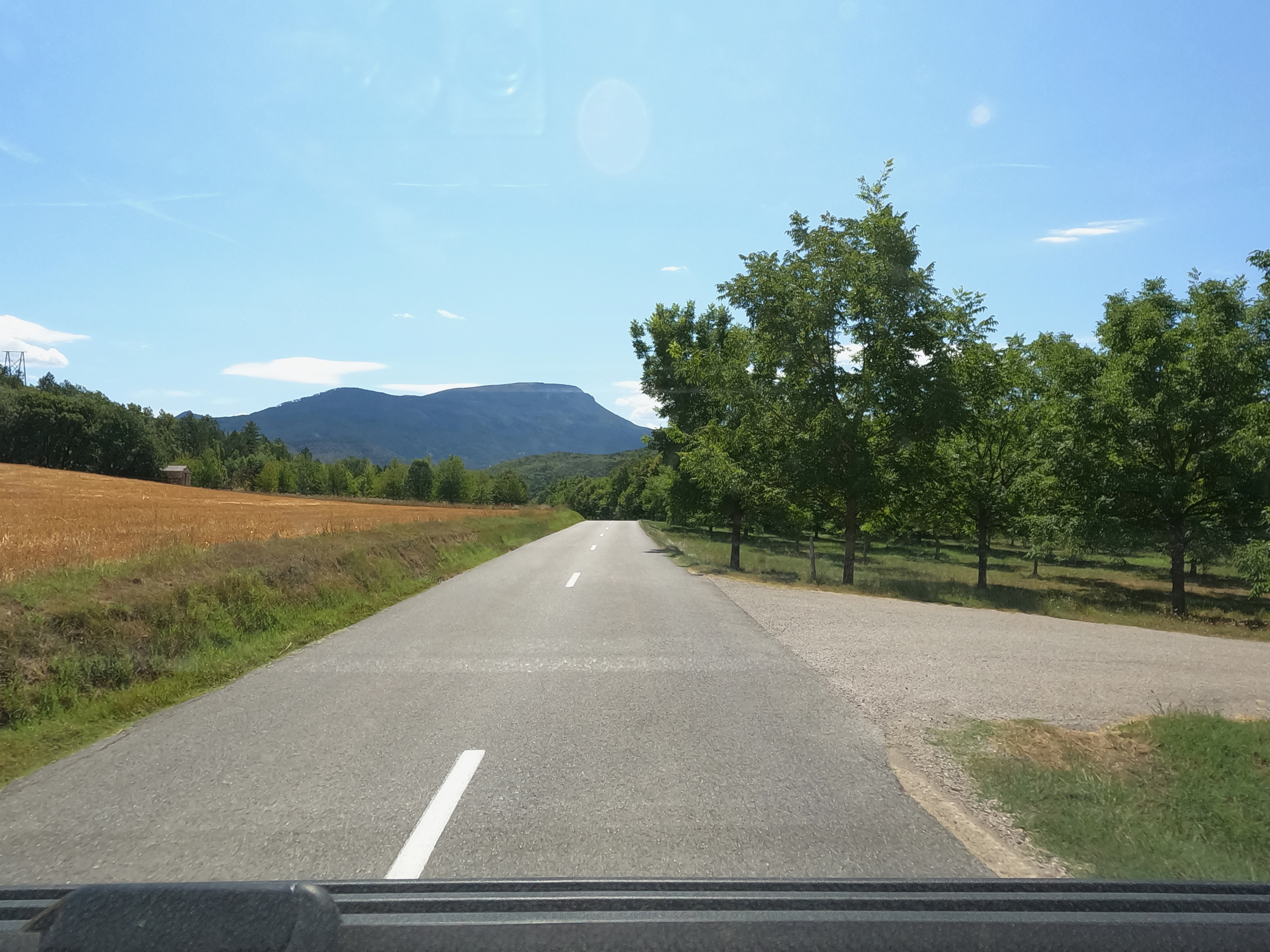 D17, 04270 Mezel, France / 03-08-2021 12:07 / 21.96 °C en bewolkt