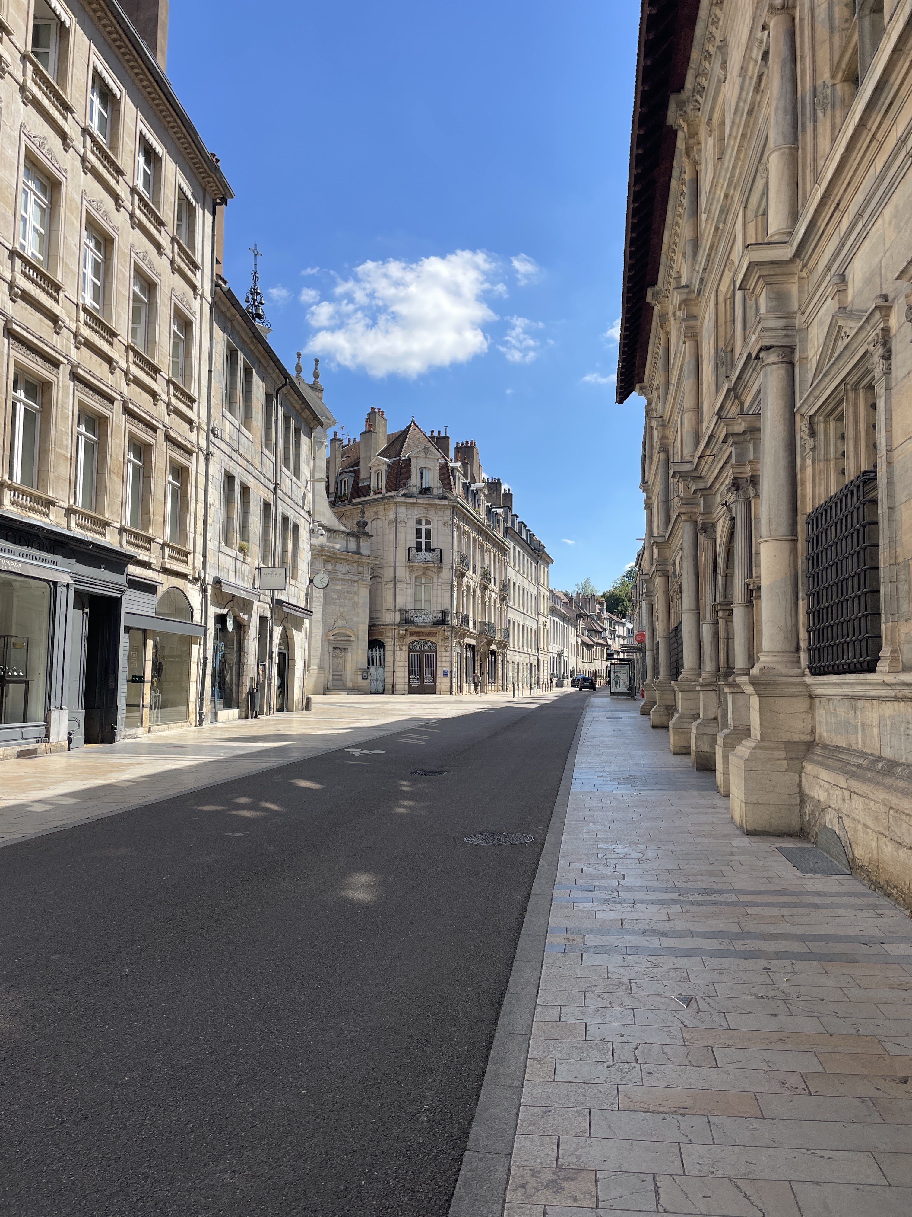 113 Grande Rue, 25000 Besançon, France / 24-08-2025 13:16 / 23.02 °C en onbewolkt / 246 m
