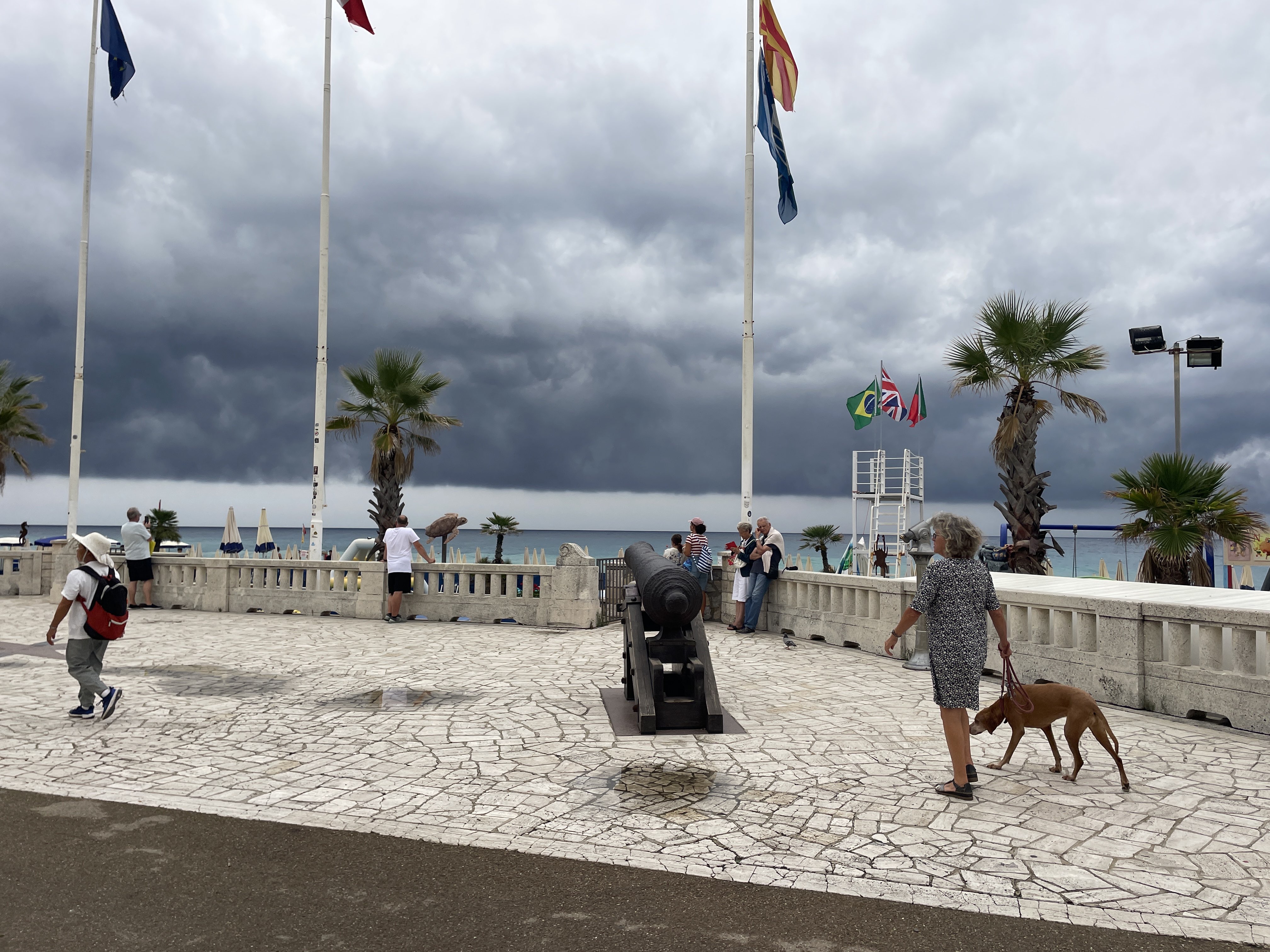 Piazza Vittorio Emanuele II, 2, 17024 Finale Ligure SV, Italy / 28-08-2025 14:42 / 26.04 °C en matige regen / 6 m