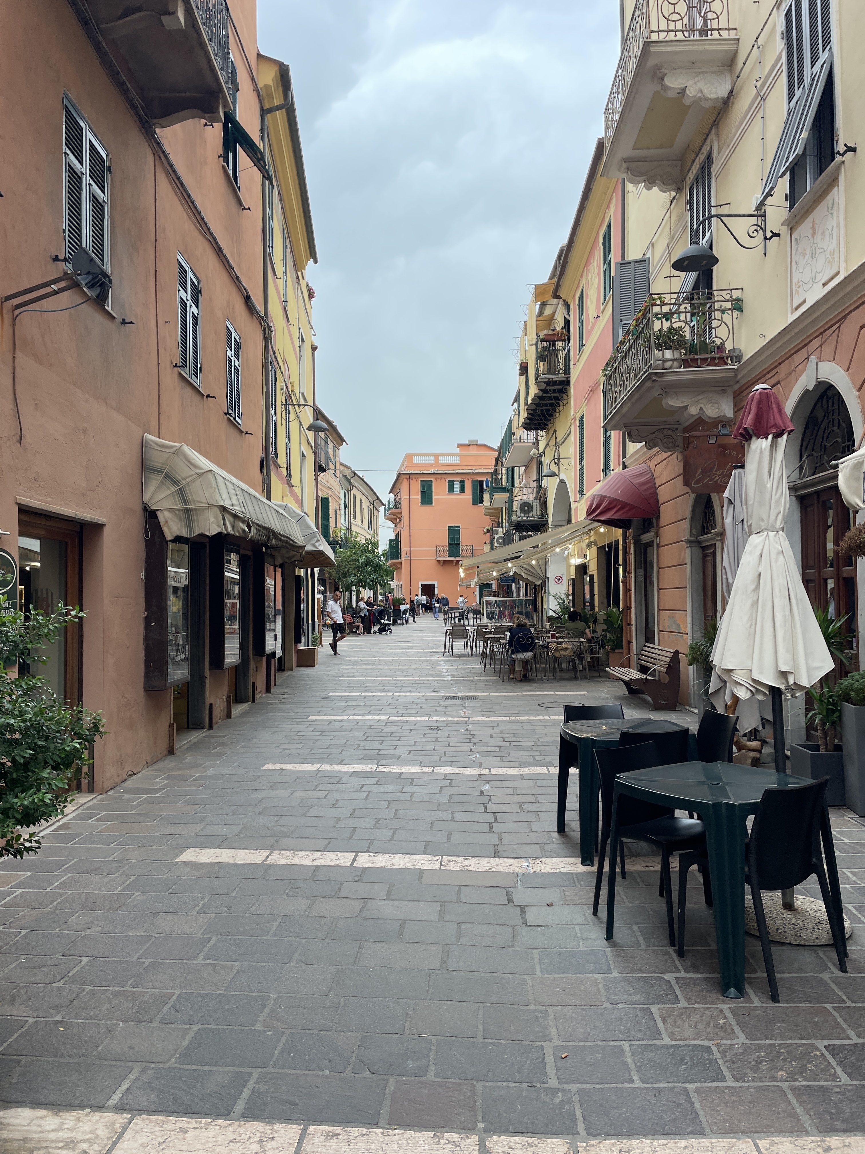 Via Giovanni Porro, 37, 17024 Finale Ligure SV, Italy / 28-08-2025 15:57 / 24.47 °C en bewolkt / 8 m