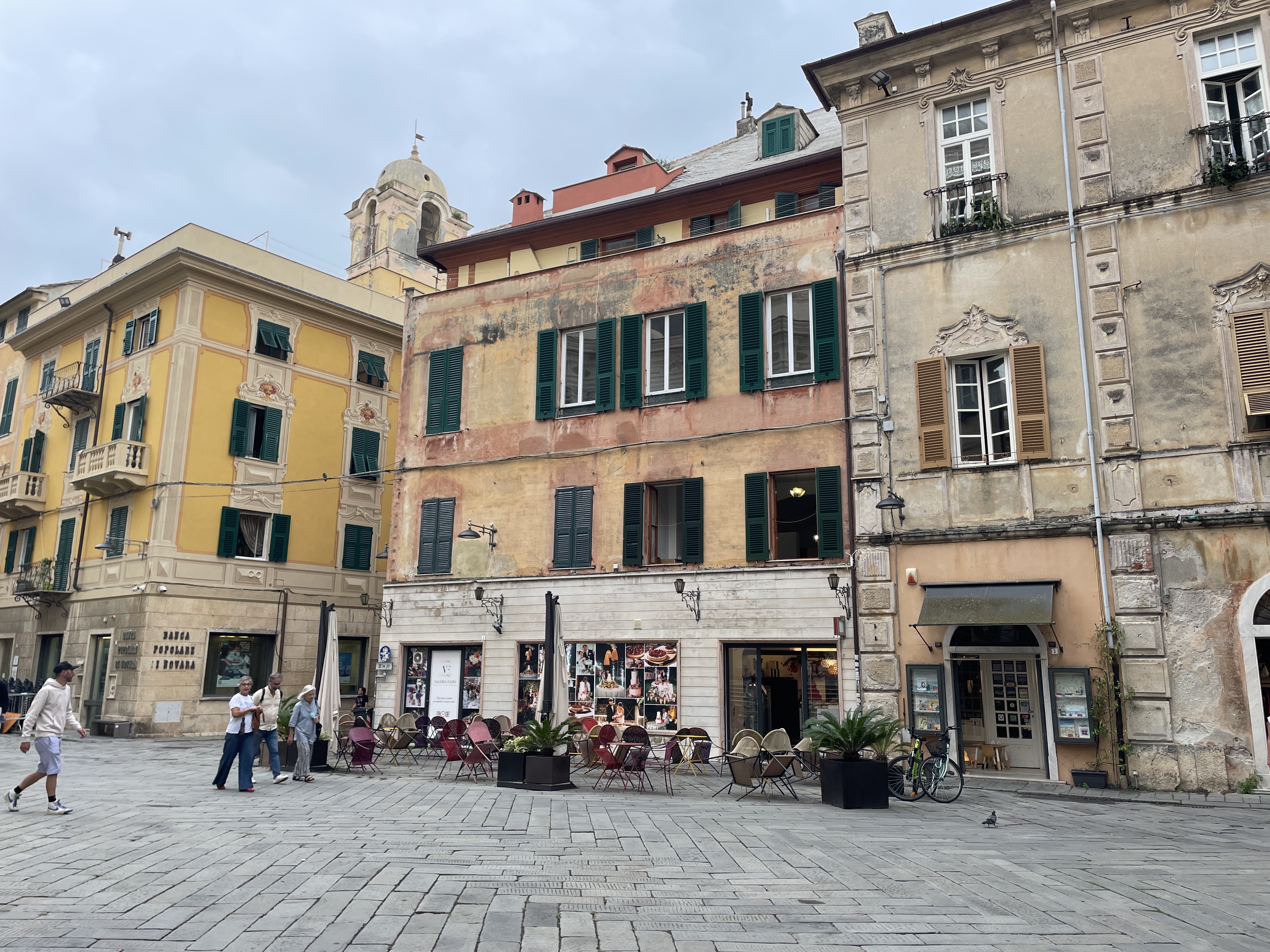 Piazza S. Giovanni Battista, 7, 17024 Finale Ligure SV, Italy / 28-08-2025 16:24 / 25.05 °C en lichte regen / 14 m