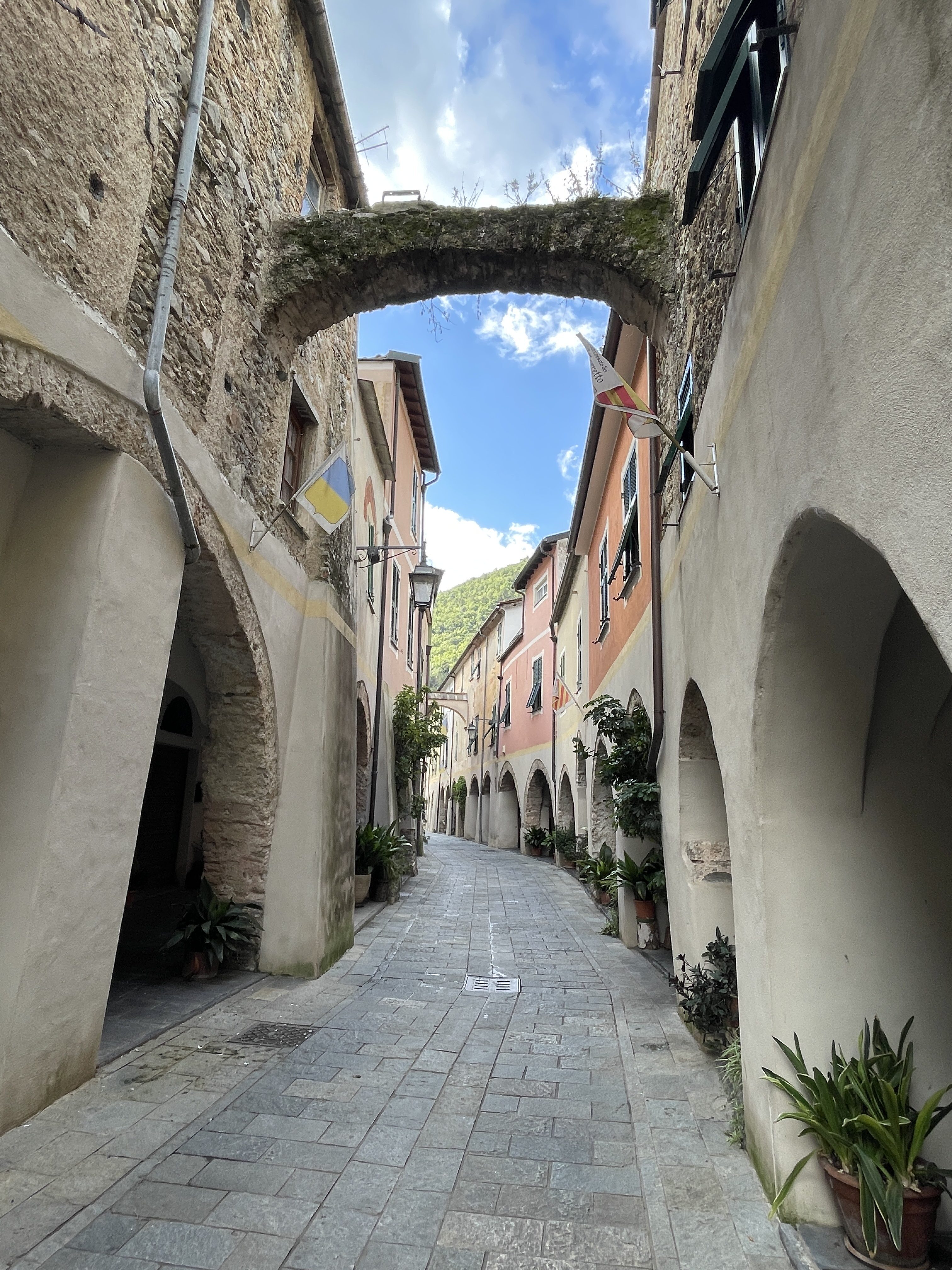 Via Armando Tornatore, 168, 17039 Zuccarello SV, Italy / 29-08-2025 11:28 / 24.85 °C en licht bewolkt / 121 m