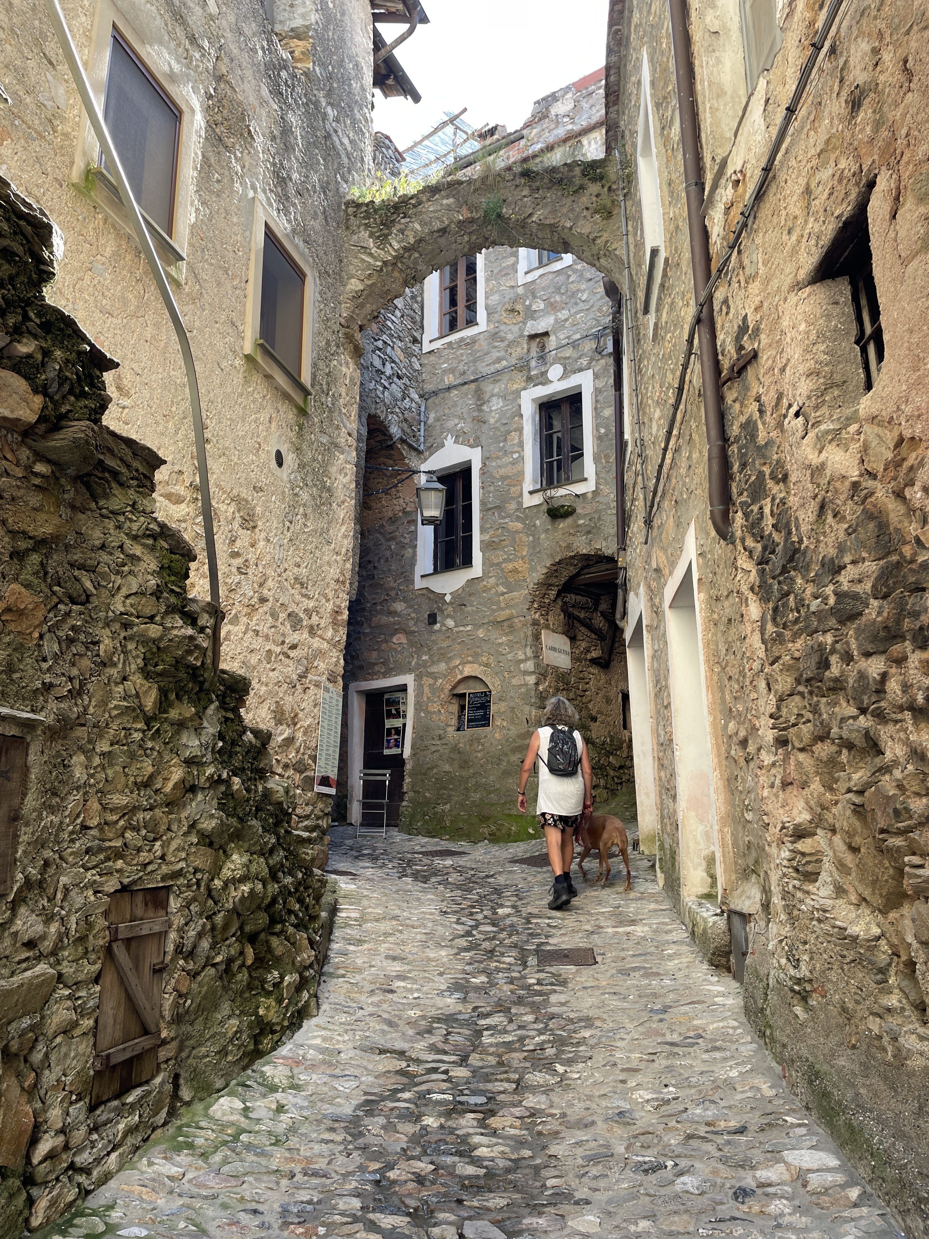 Via Roma, 9, 17034 Castelvecchio di Rocca Barbena SV, Italy / 29-08-2025 15:36 / 26.27 °C en half bewolkt / 411 m
