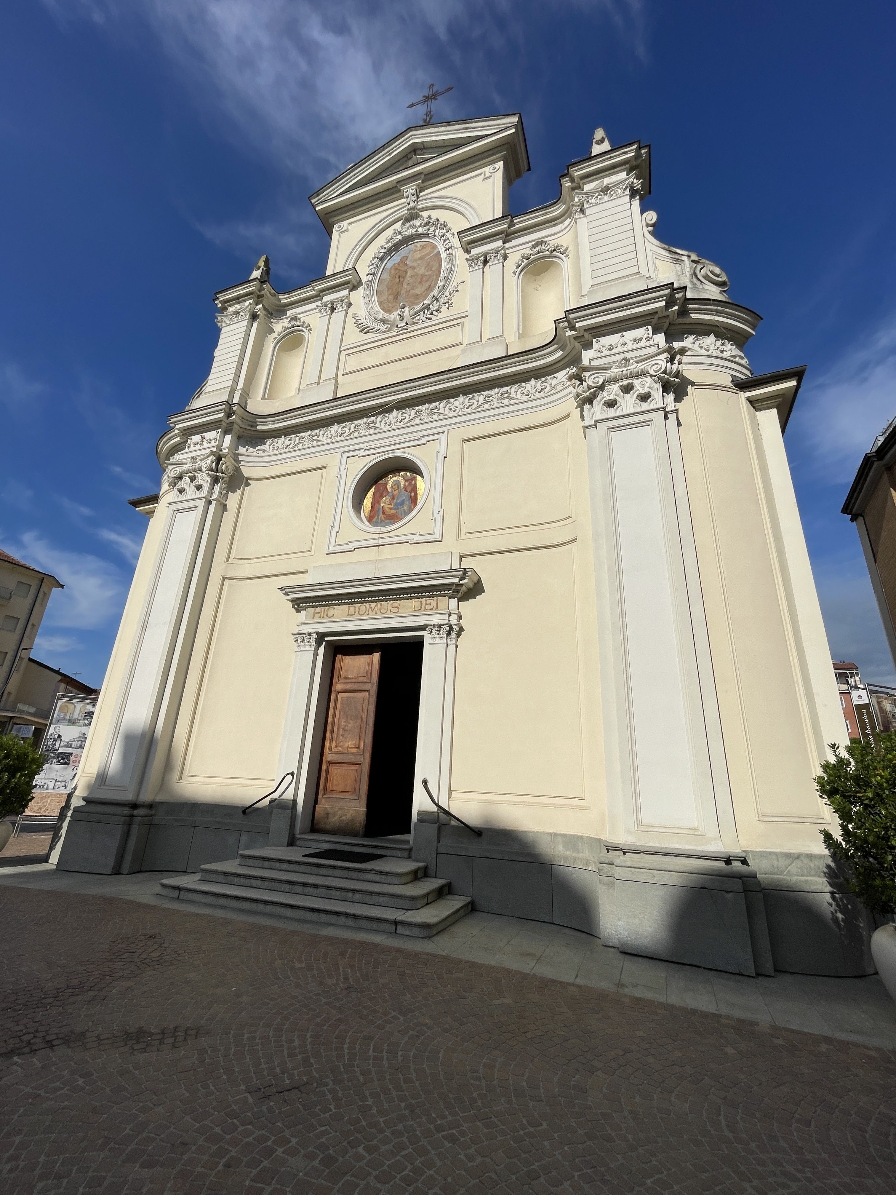 Piazza Elvio Pertinace, 2A, 12051 Alba CN, Italy / 04-09-2025 10:00 / 24.89 °C en half bewolkt / 168 m