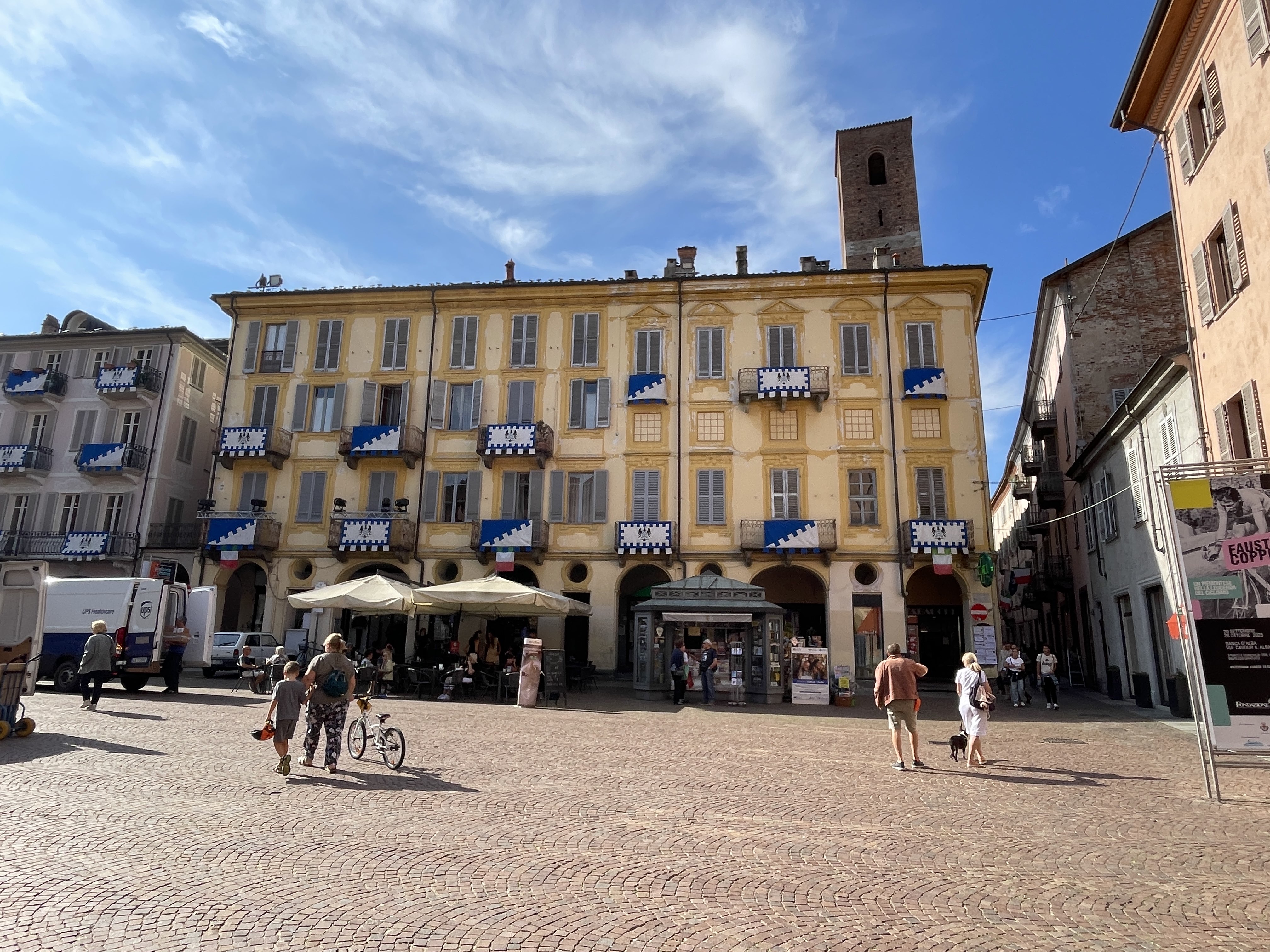 Piazza Risorgimento, 1, 12051 Alba CN, Italy / 04-09-2025 10:19 / 24.06 °C en half bewolkt / 171 m