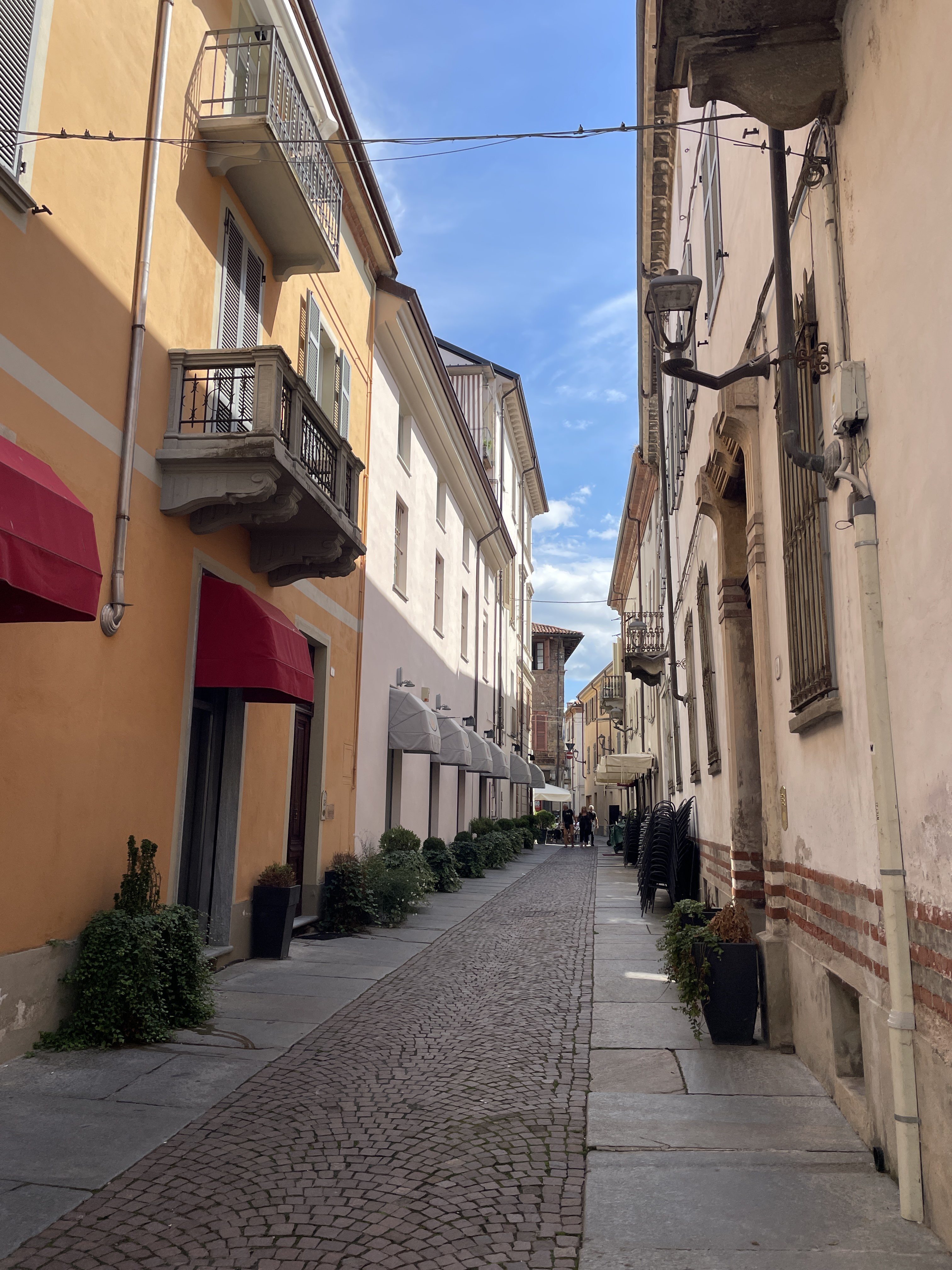 Via Elvio Pertinace, 6D, 12051 Alba CN, Italy / 04-09-2025 13:17 / 26.47 °C en half bewolkt / 168 m