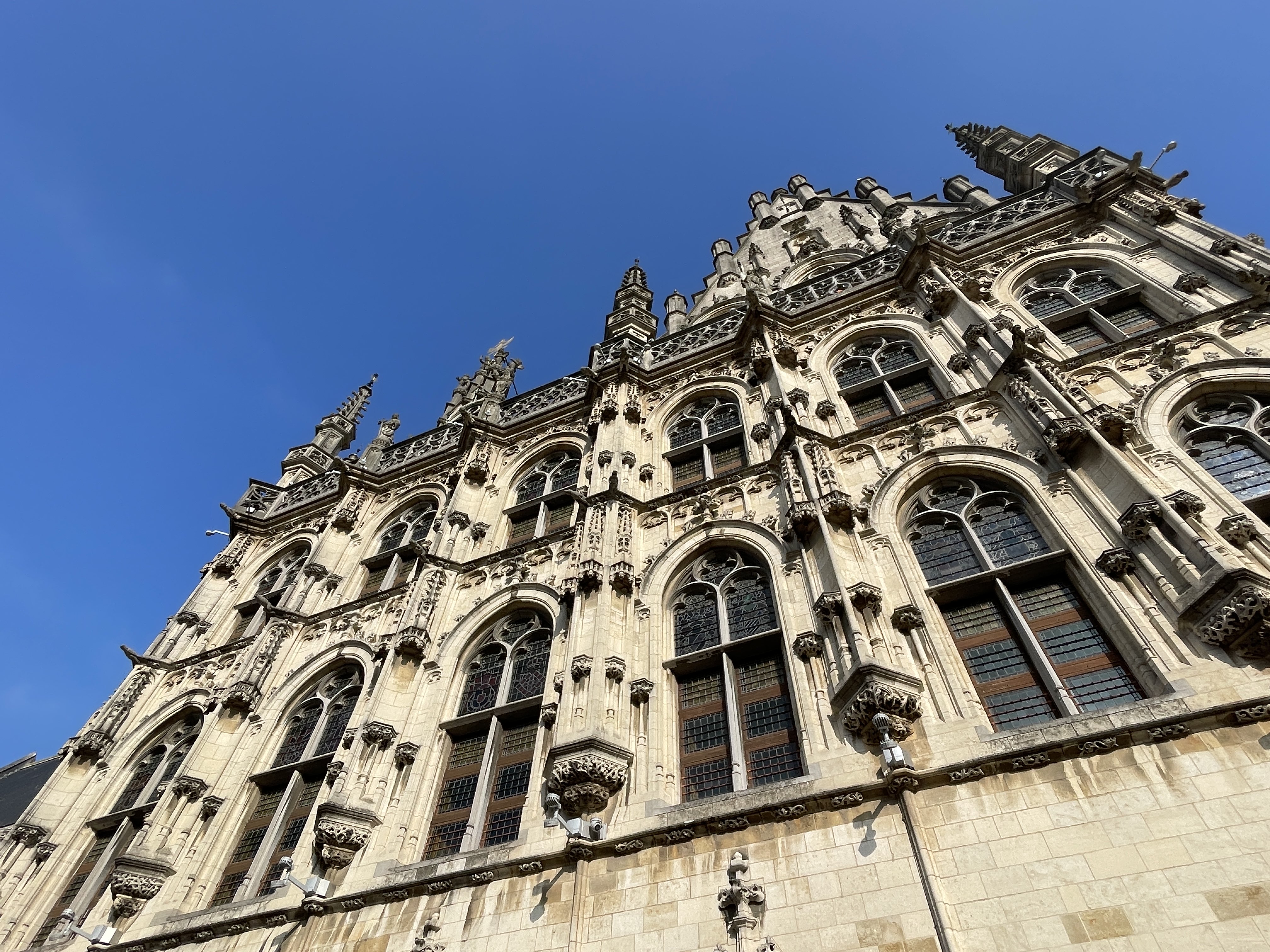 Markt 1, 9700 Oudenaarde, Belgium / 12-10-2025 15:07 / 17.17 °C en zeer lichte bewolking / 12 m