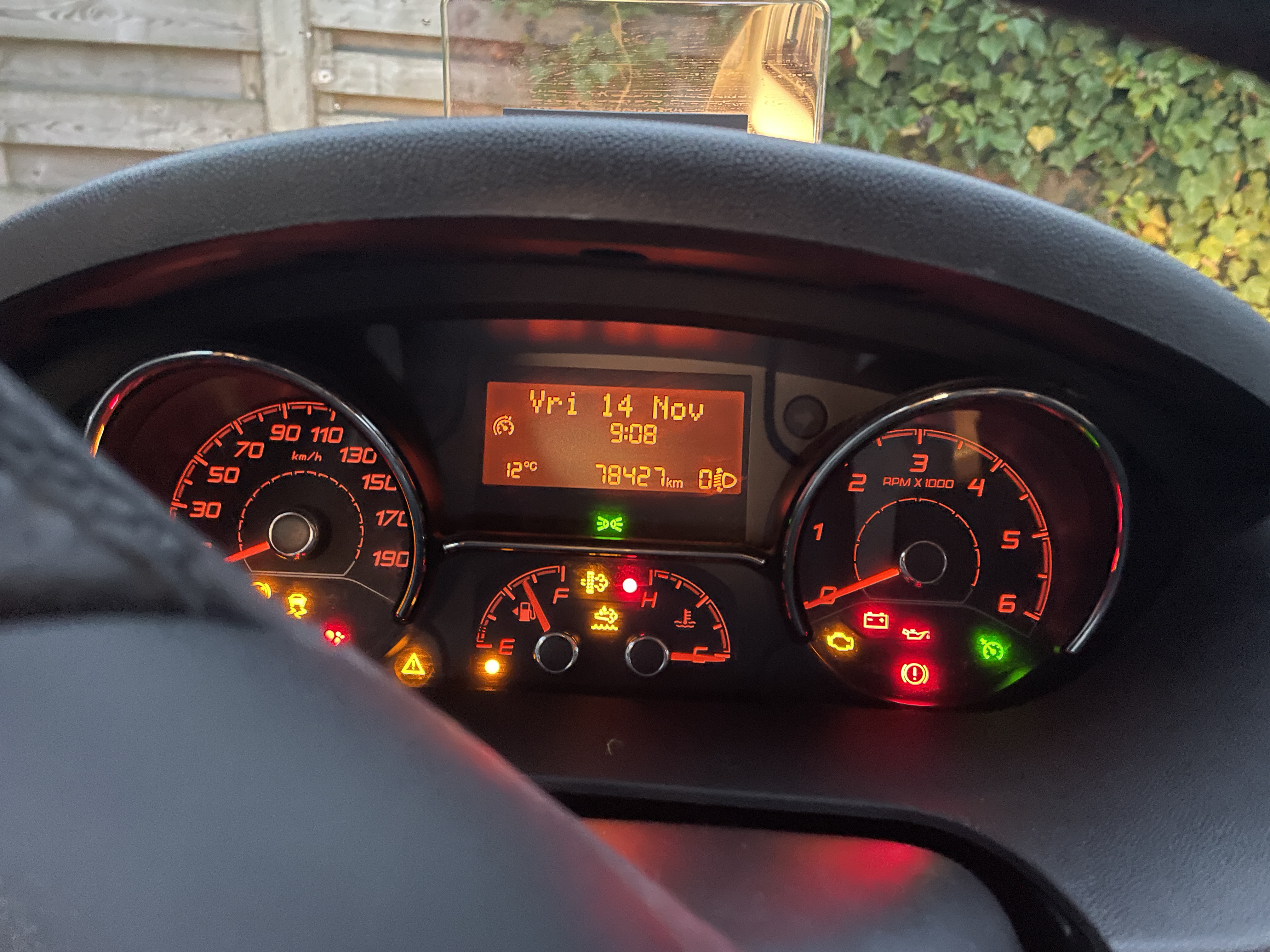 Wilgenstraat 77, 8800 Roeselare, Belgium / 14-11-2025 08:10 / 13.39 °C en lichte regen / 20 m