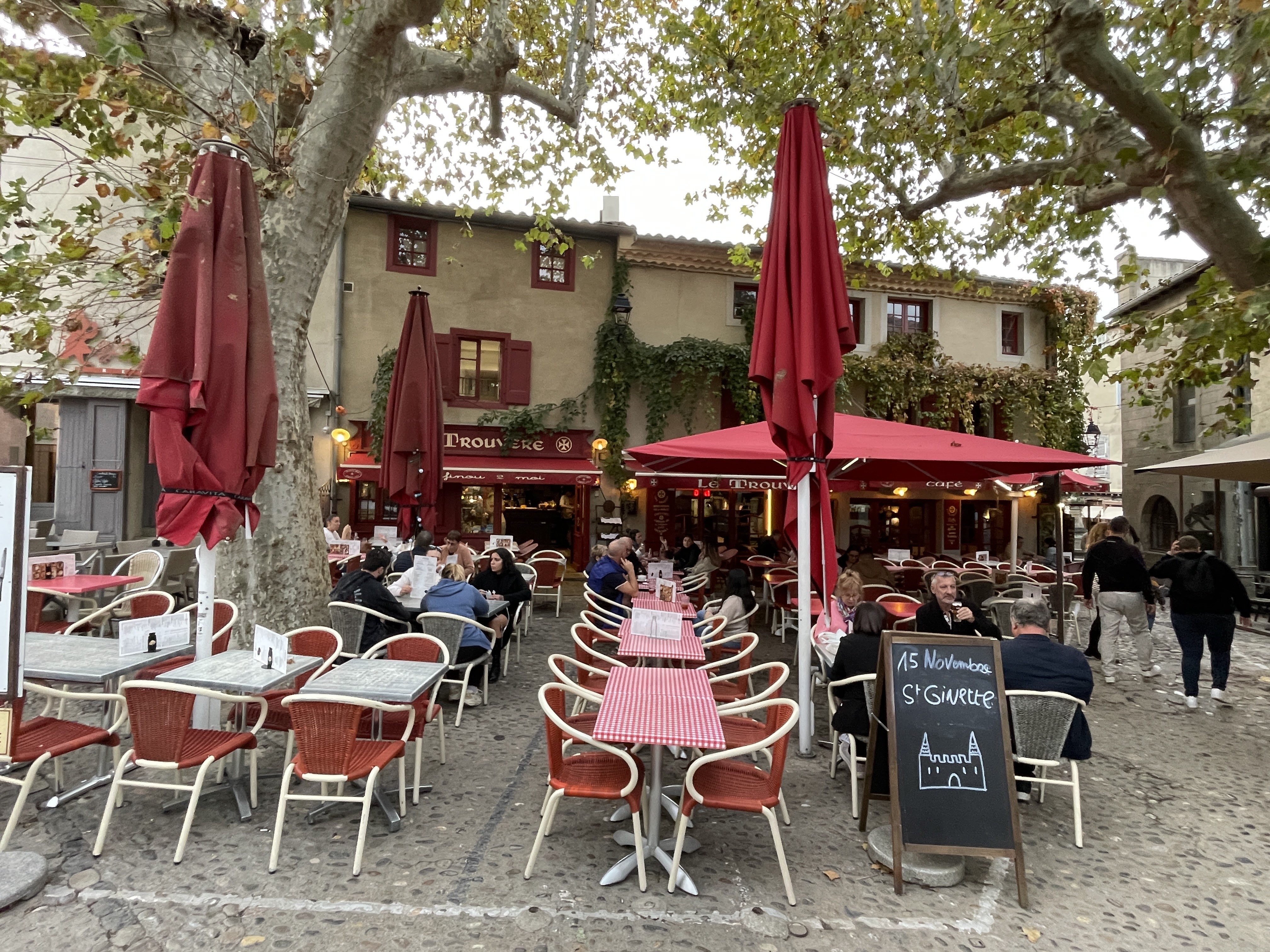 2 Pl. Marcou, 11000 Carcassonne, France / 15-11-2025 16:49 / 17.89 °C en onbewolkt / 147 m