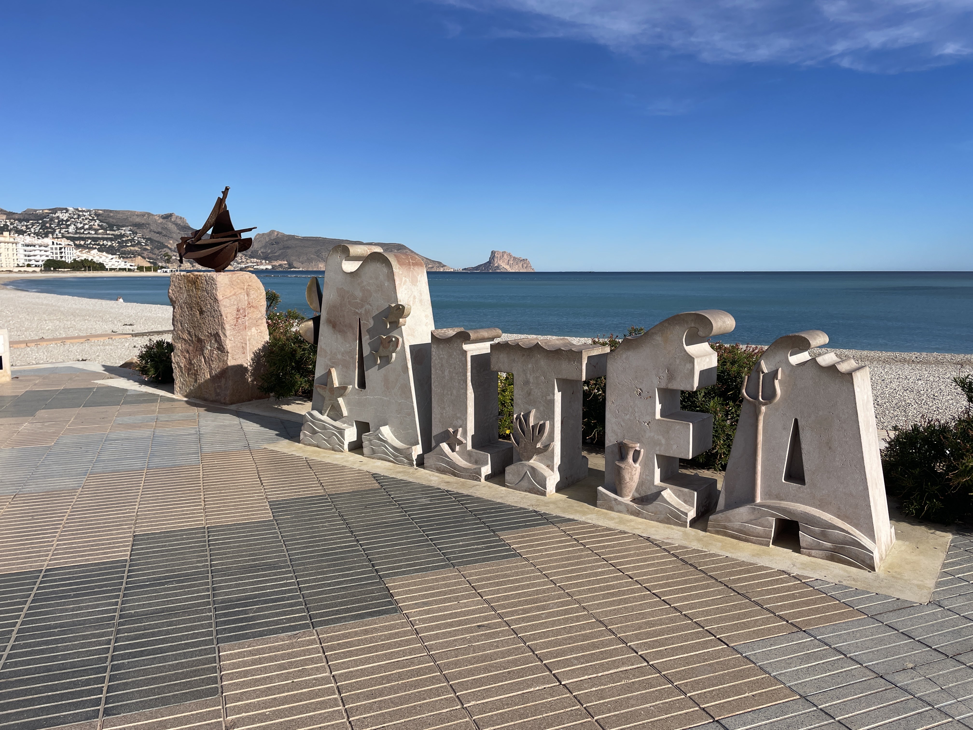 Passeig del Mediterrani, 42, 03590 Altea, Alicante, Spain / 25-11-2025 14:30 / 18 °C en half bewolkt / 7 m