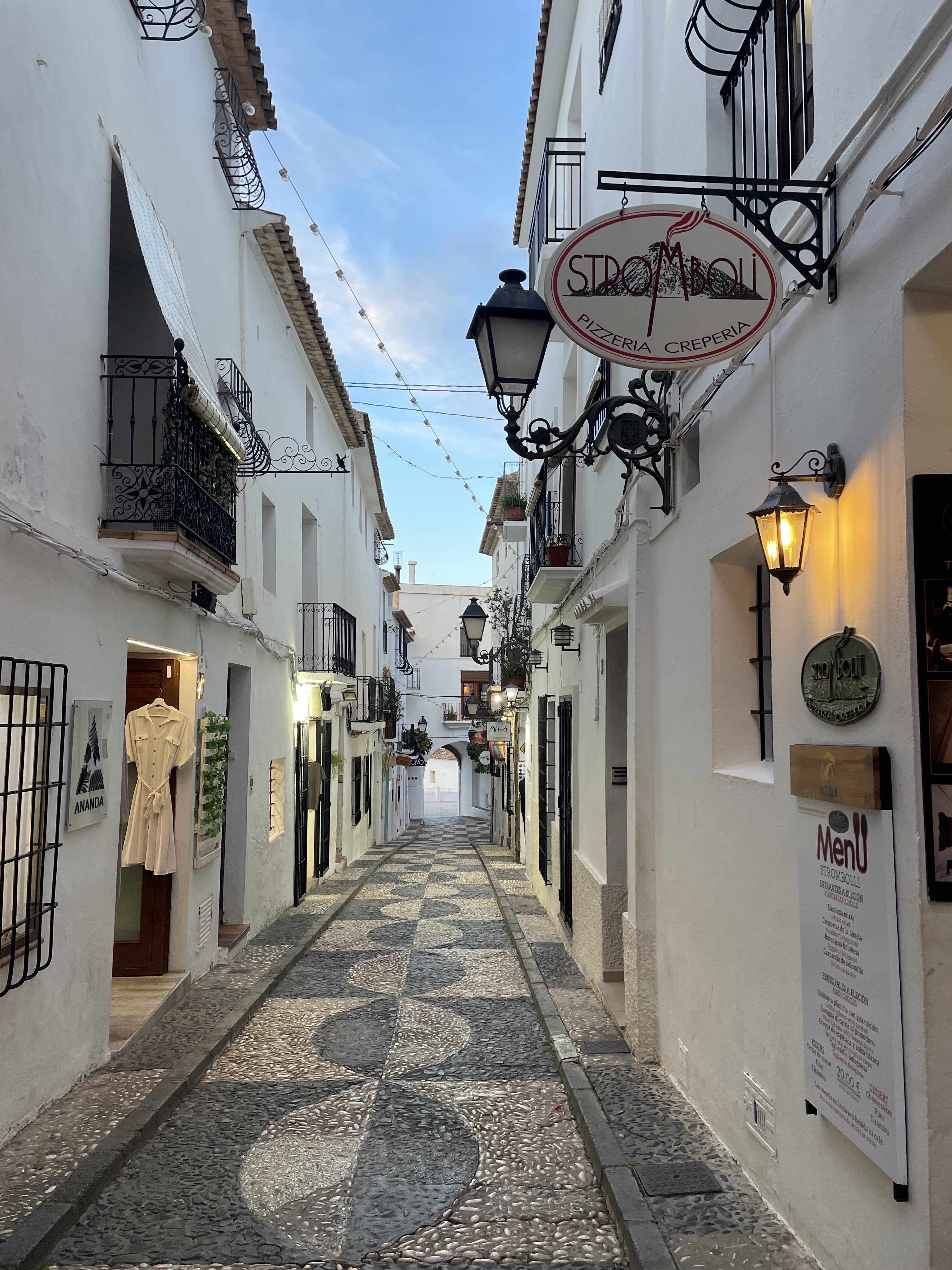 Carrer Major, 4, 03590 Altea, Alicante, Spain / 25-11-2025 17:31 / 15.15 °C en bewolkt / 57 m