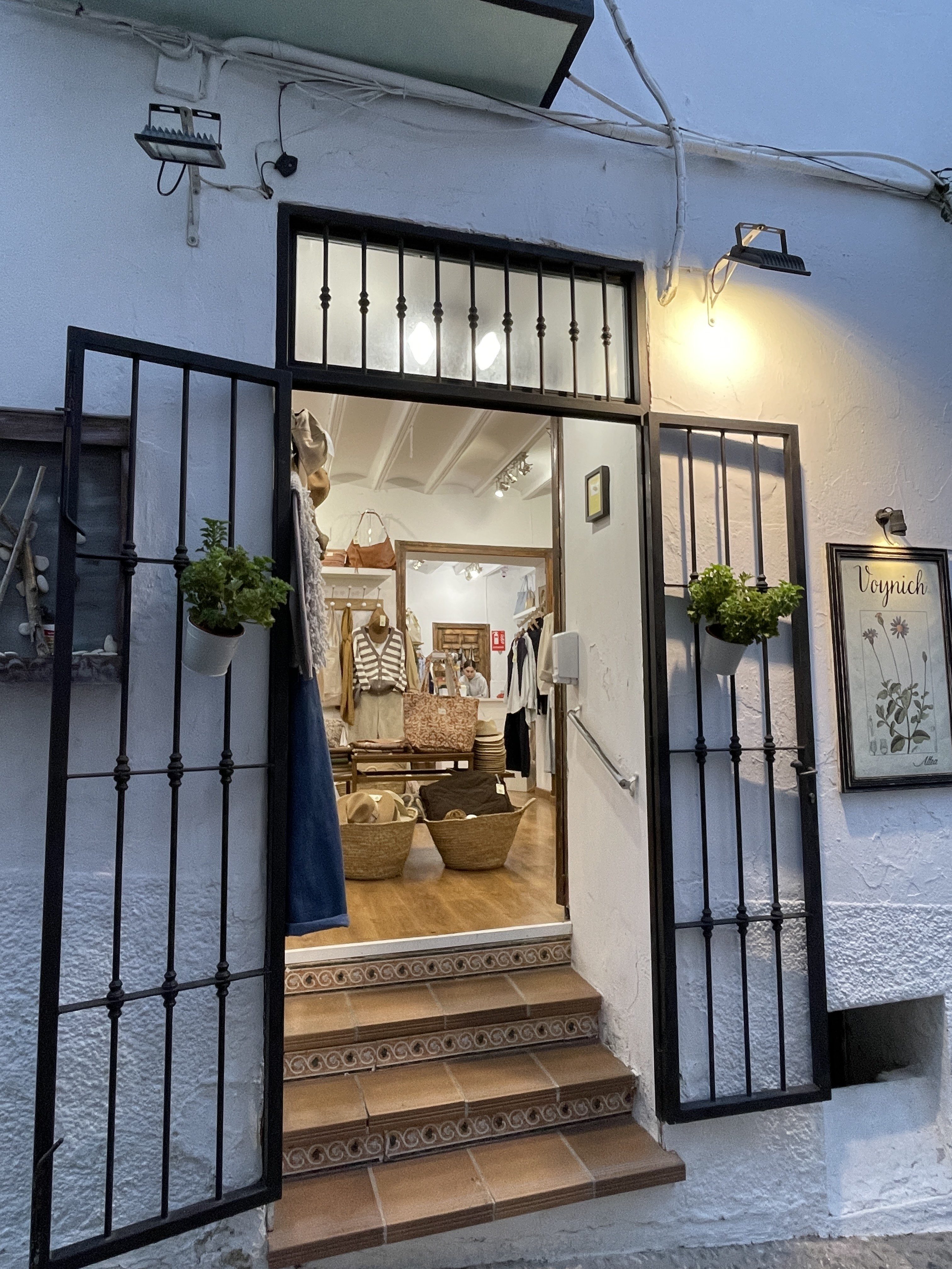 Carrer Major, 2, 03590 Altea, Alicante, Spain / 25-11-2025 17:31 / 15.15 °C en bewolkt / 58 m