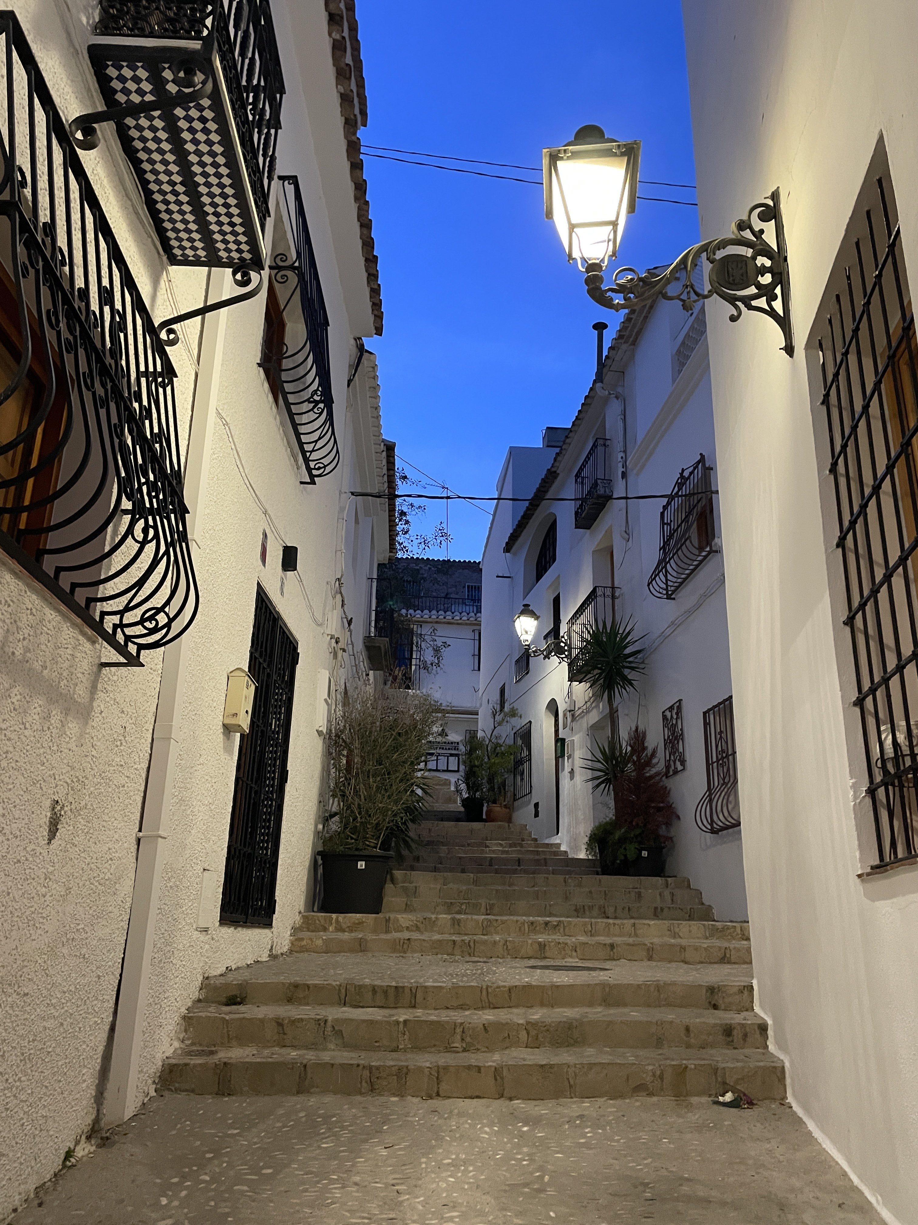 C. Fondo, 2, 03590 Altea, Alicante, Spain / 25-11-2025 18:05 / 15.07 °C en bewolkt / 49 m