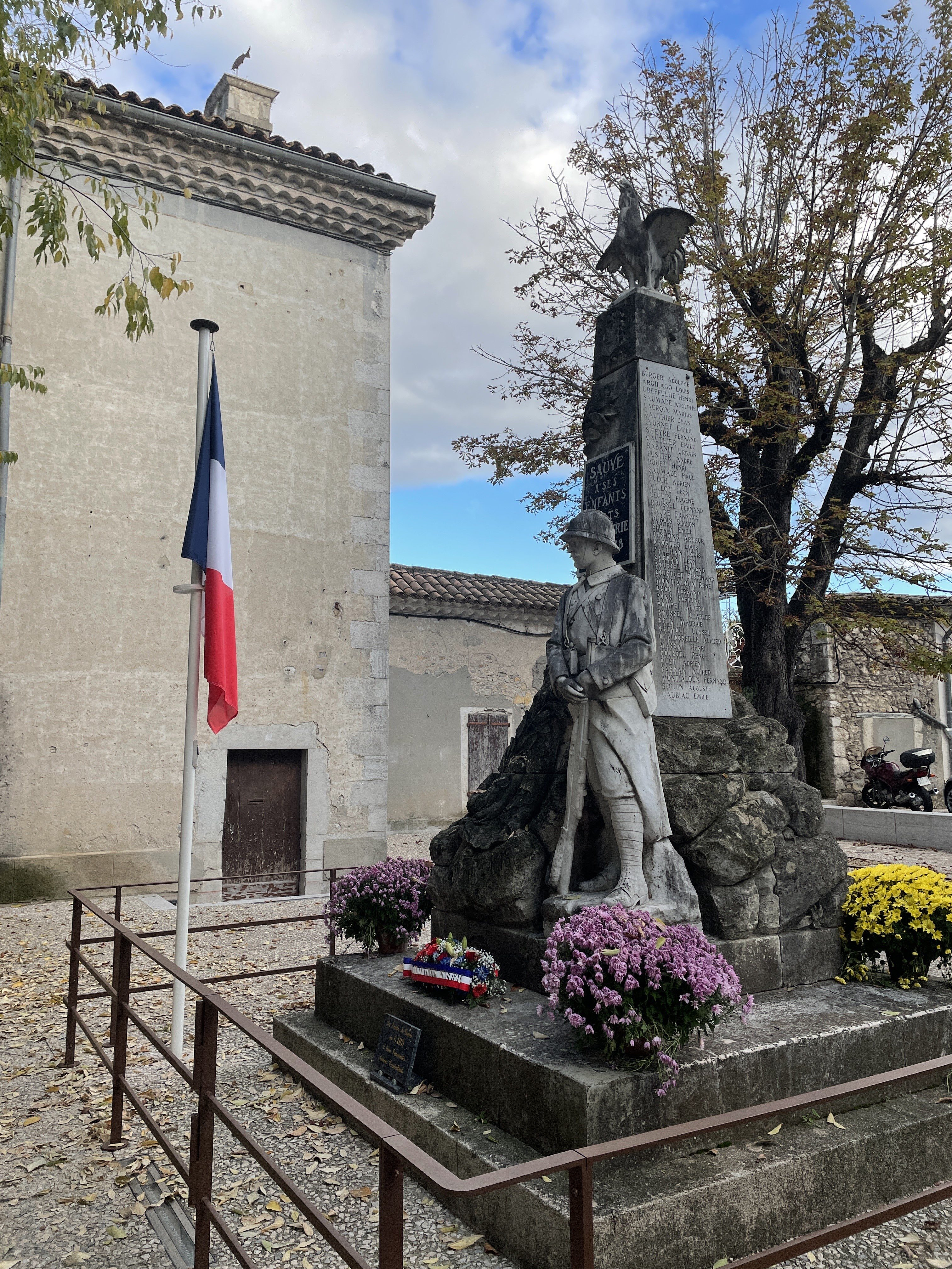 14 Pl. Jean Germain, 30610 Sauve, France / 14-11-2021 16:00 / 13.29 °C en half bewolkt