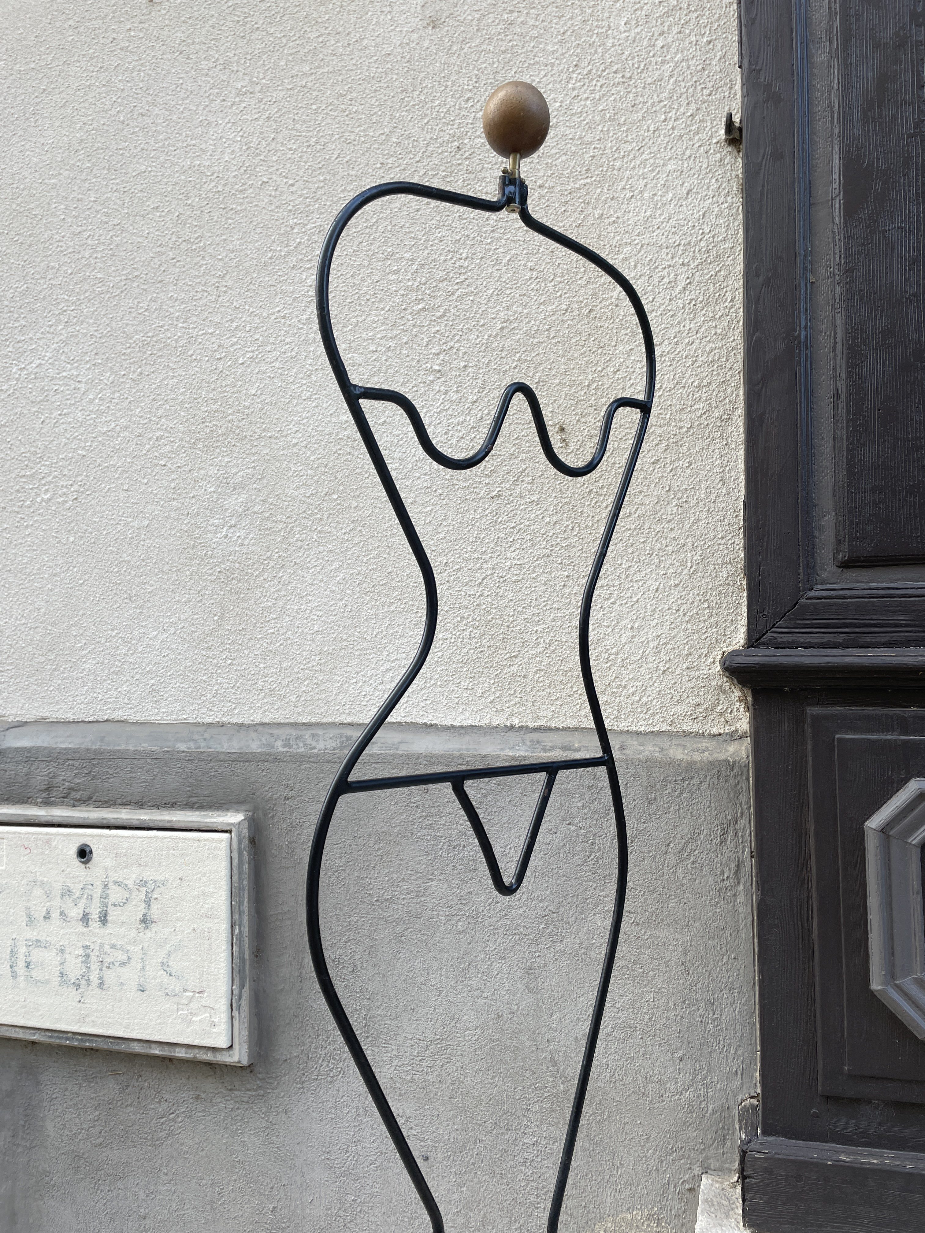 1 Rue Mazan, 30610 Sauve, France / 14-11-2021 16:02 / 13.29 °C en half bewolkt