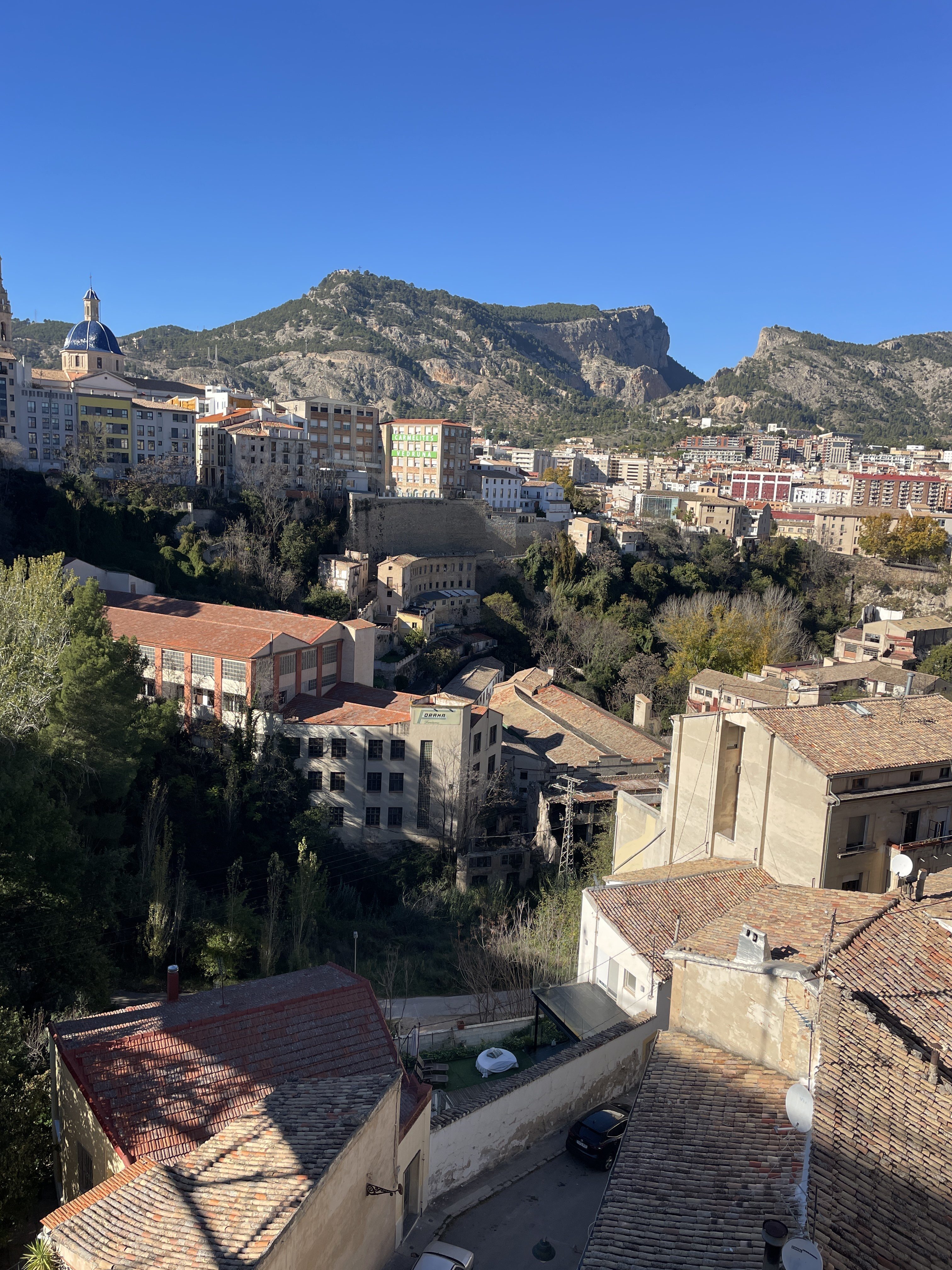 Carrer Enginyer Cort Merita, 29, 03801 Alcoi, Alicante, Spain / 28-11-2025 13:06 / 16.42 °C en onbewolkt / 556 m