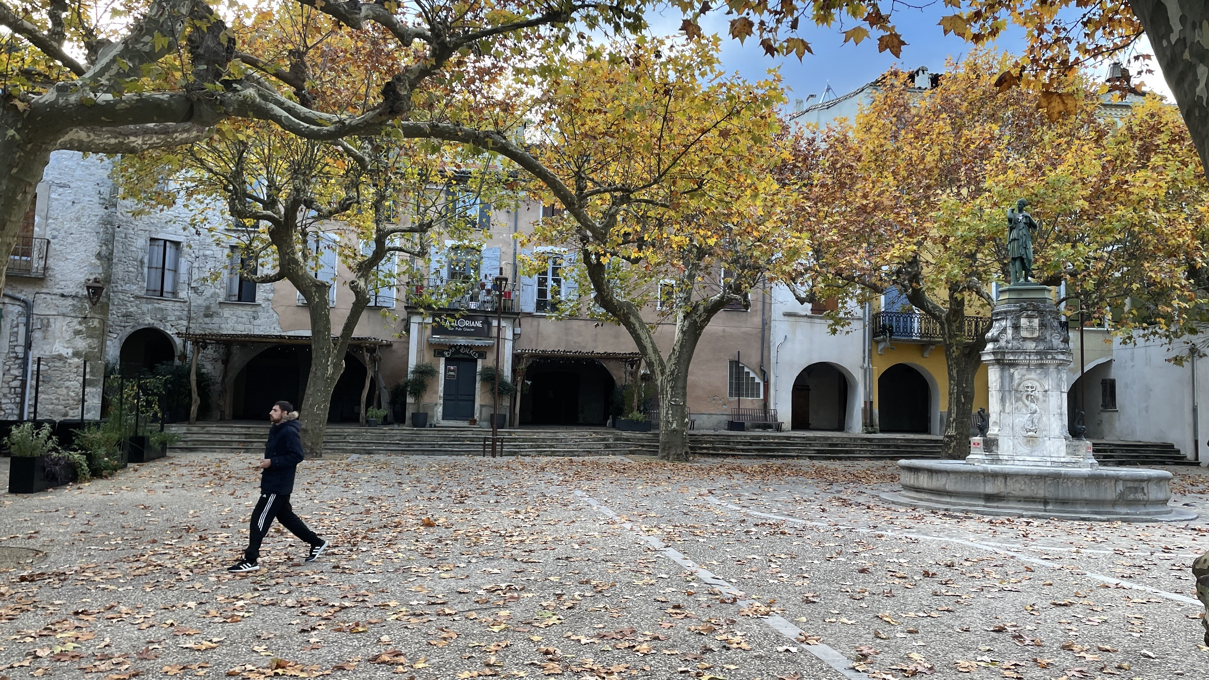 4 Pl. du Dr Jean Astruc, 30610 Sauve, France / 14-11-2021 16:14 / 13.29 °C en half bewolkt