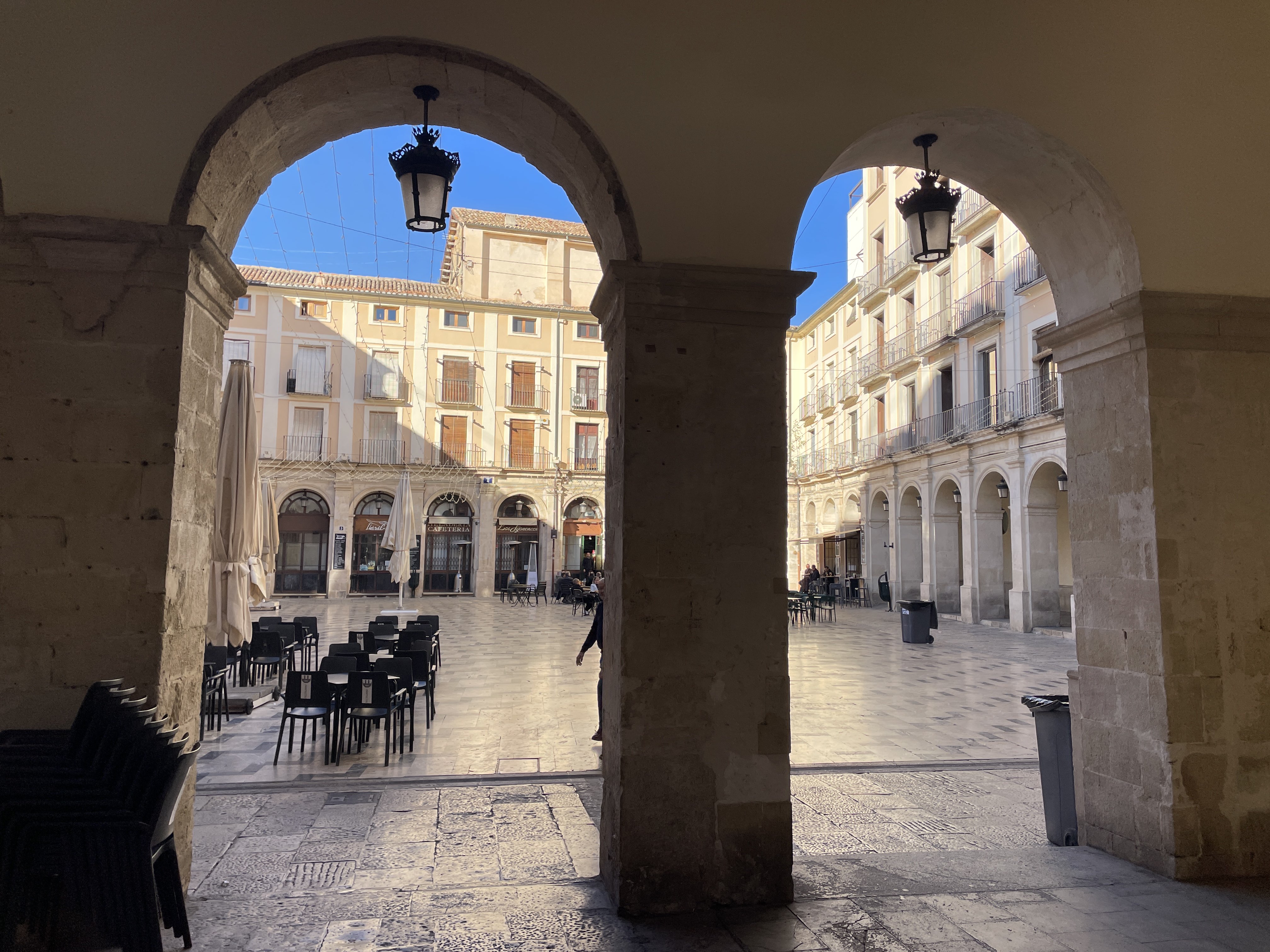Plaça de Dins, 11, 03801 Alcoi, Alicante, Spain / 28-11-2025 15:05 / 15.42 °C en onbewolkt / 564 m