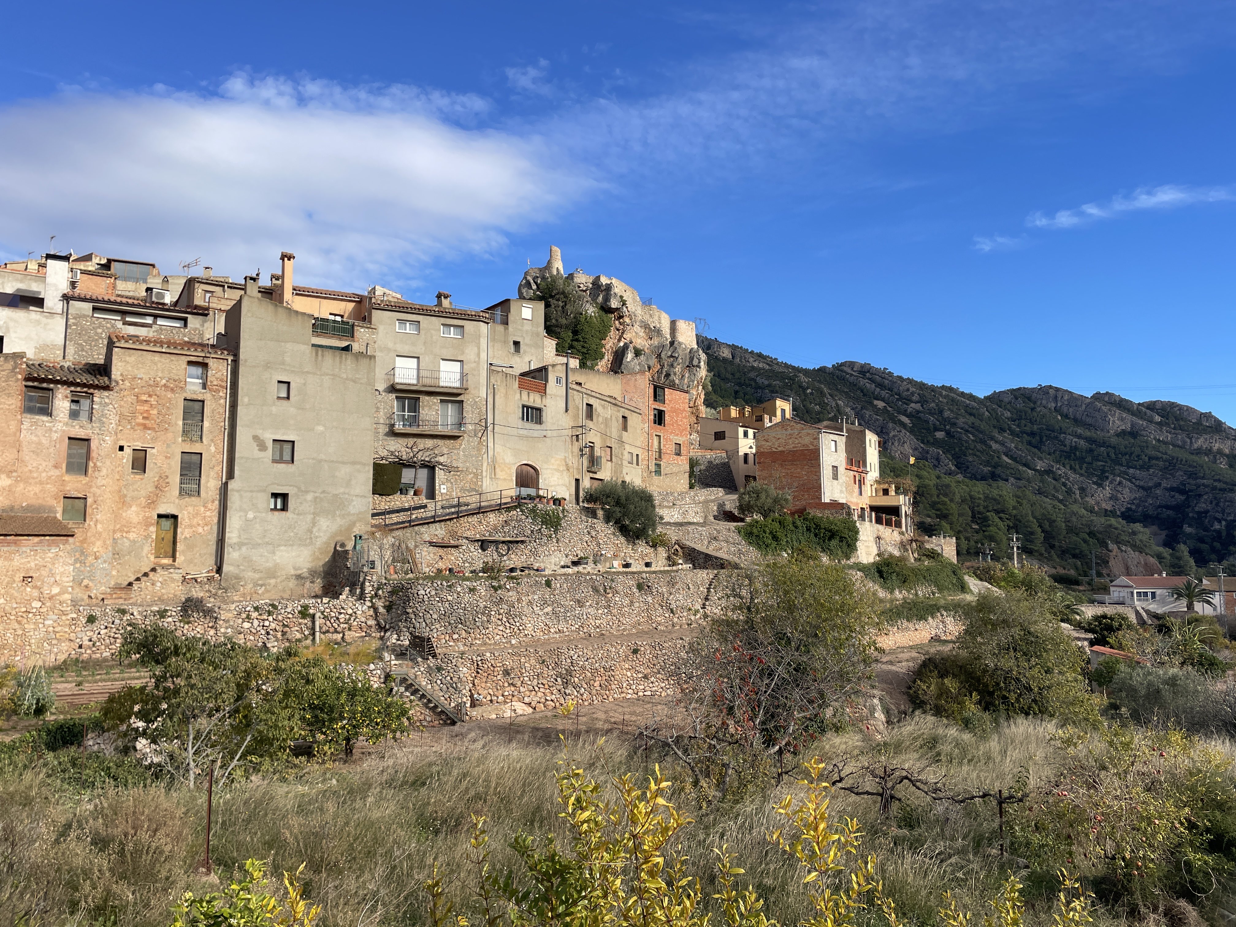 Carrer del Corxé, 16, 43320 Pratdip, Tarragona, Spain / 02-12-2025 14:26 / 12.92 °C en licht bewolkt / 220 m