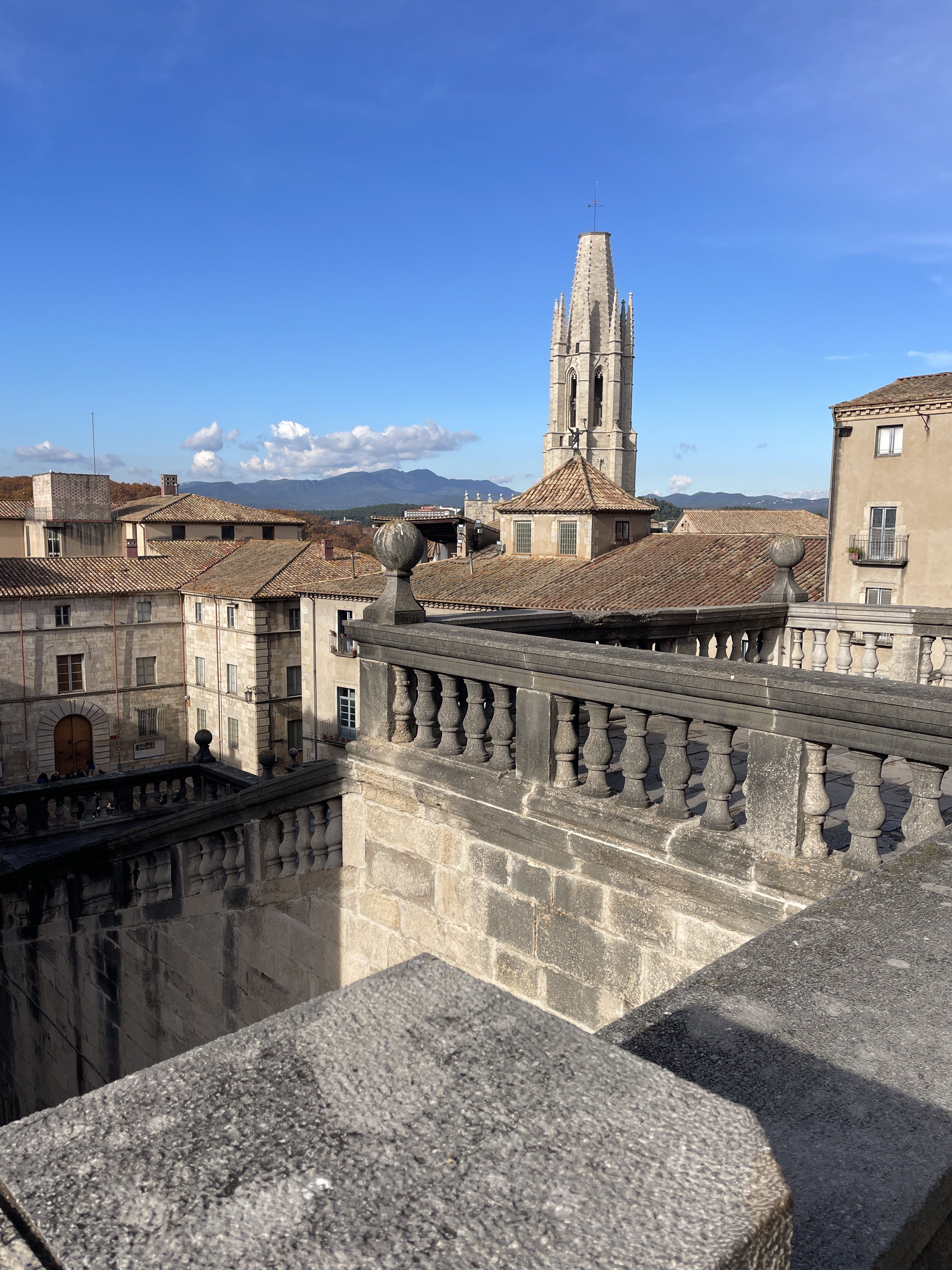 Girona Cathedral, Pl. de la Catedral, 6, 17004 Girona, Spain / 03-12-2025 12:12 / 13.15 °C en zeer lichte bewolking / 91 m