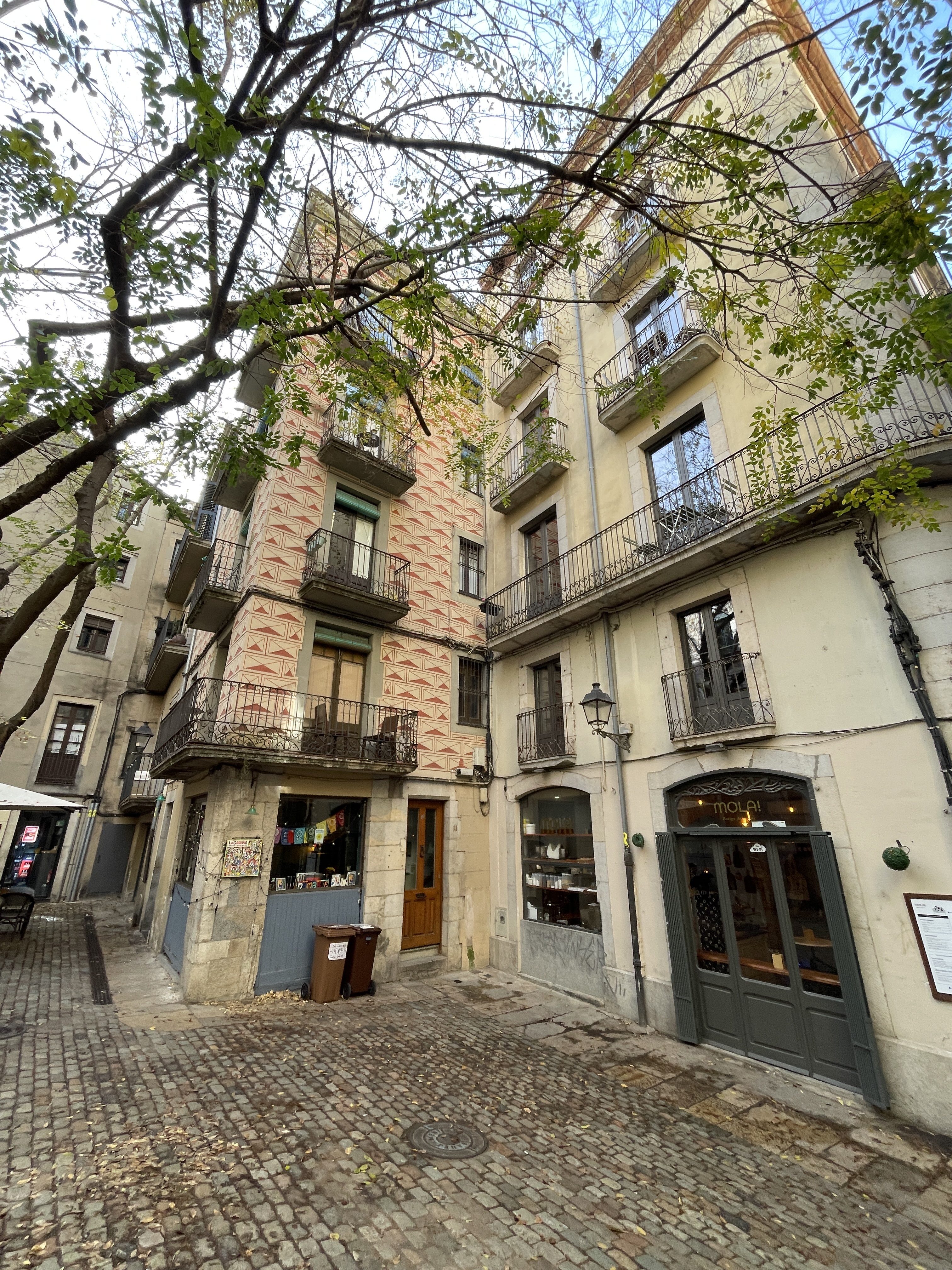 Carrer Bonaventura Carreras I Peralta, 10, 17004 Girona, Spain / 03-12-2025 12:32 / 14.22 °C en zeer lichte bewolking / 69 m