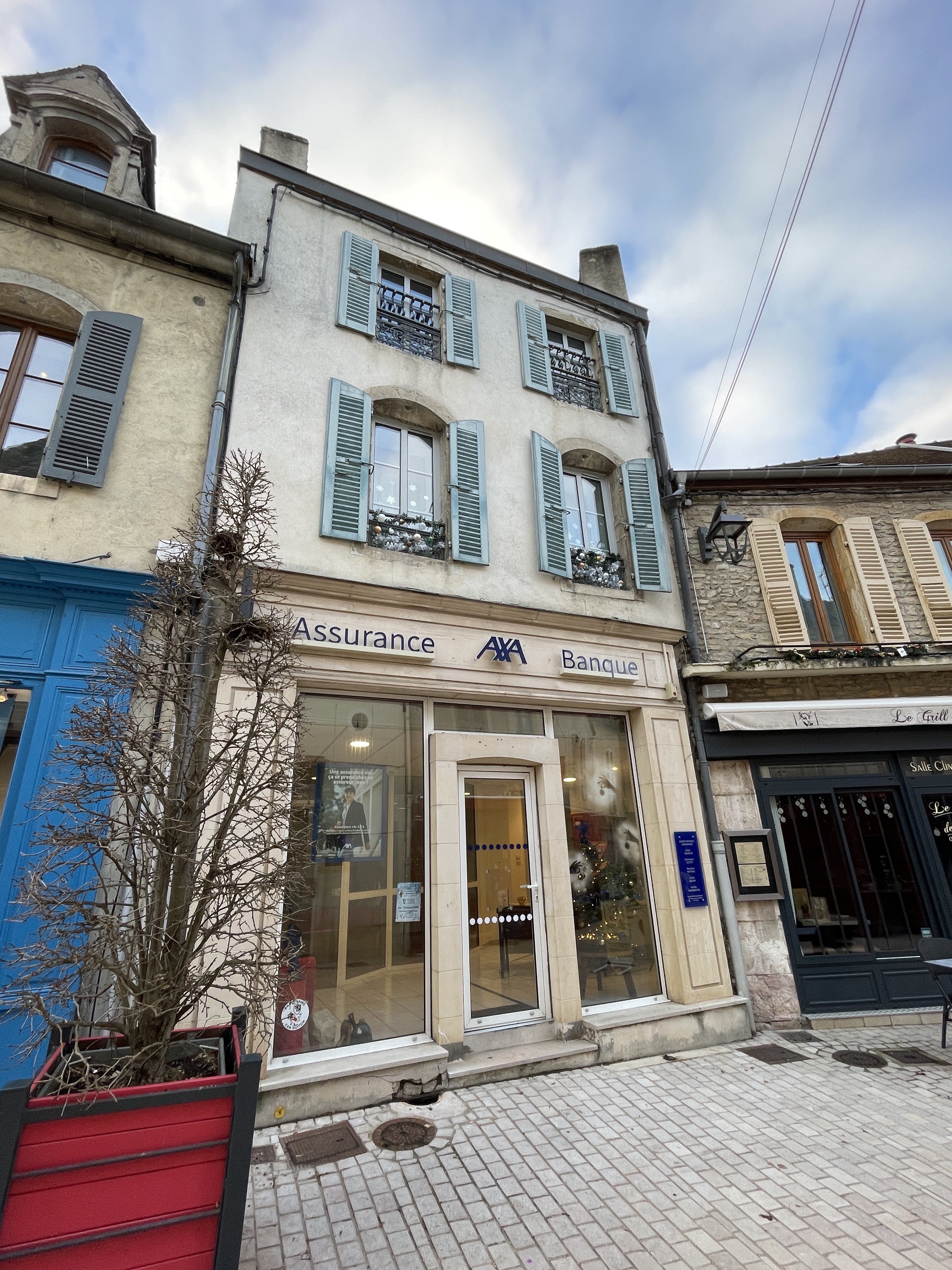 52 Grande Rue, 21700 Nuits-Saint-Georges, France / 05-12-2025 15:57 / 4.84 °C en bewolkt / 235 m