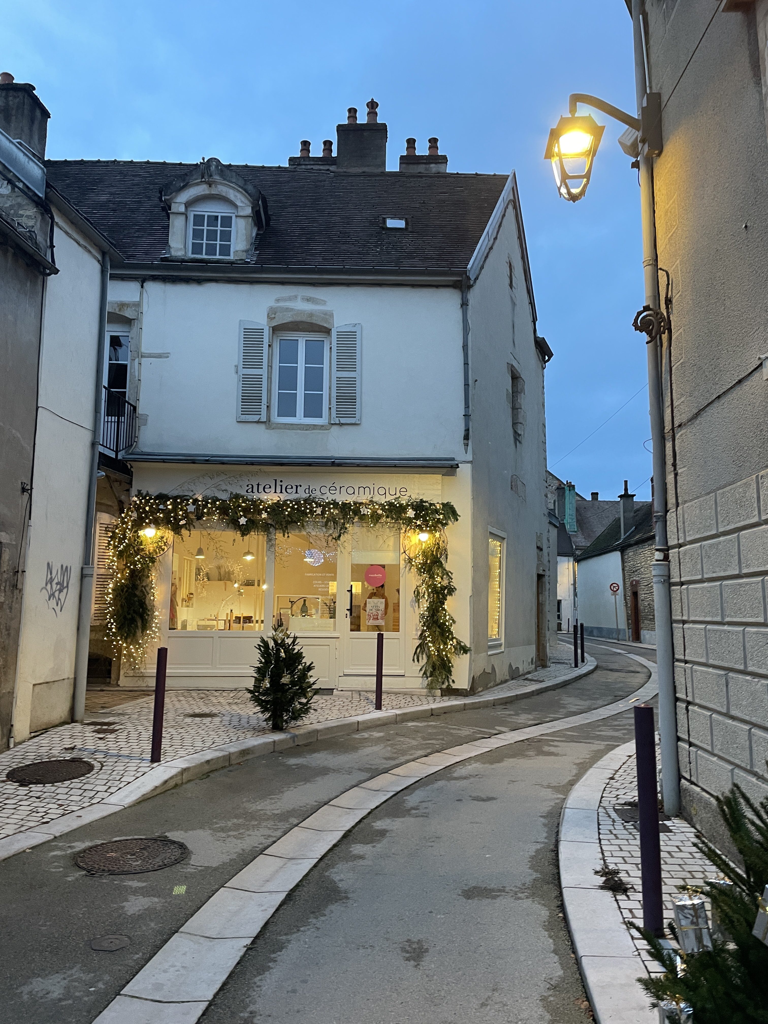 7 Rue du Grenier À Sel, 21700 Nuits-Saint-Georges, France / 05-12-2025 16:58 / 4.84 °C en bewolkt / 236 m