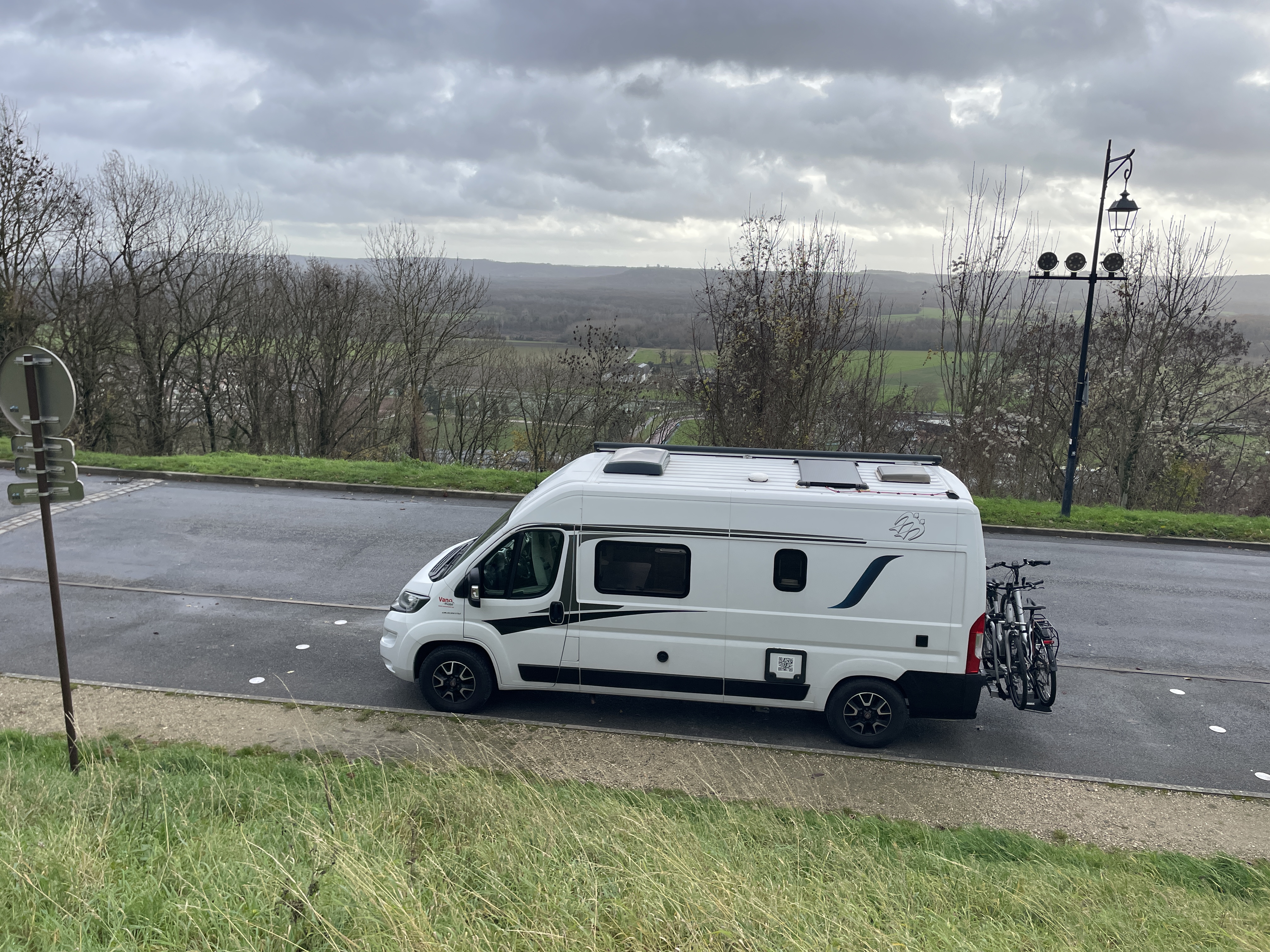 45 Rem Guillaume de Harcigny, 02000 Laon, France / 06-12-2025 12:59 / 10.6 °C en bewolkt / 155 m