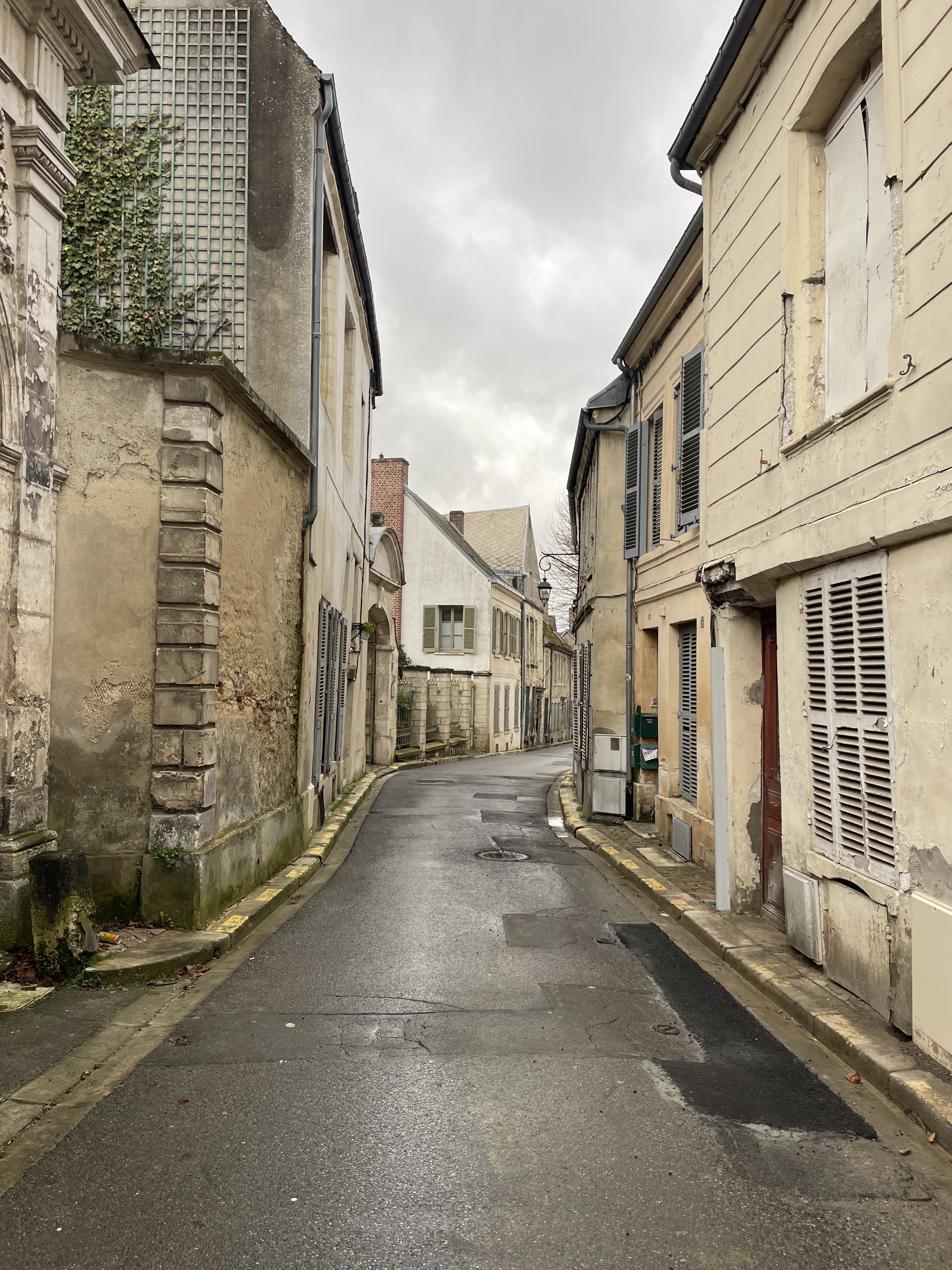 31 Rue Vinchon, 02000 Laon, France / 06-12-2025 13:03 / 10.52 °C en bewolkt / 175 m