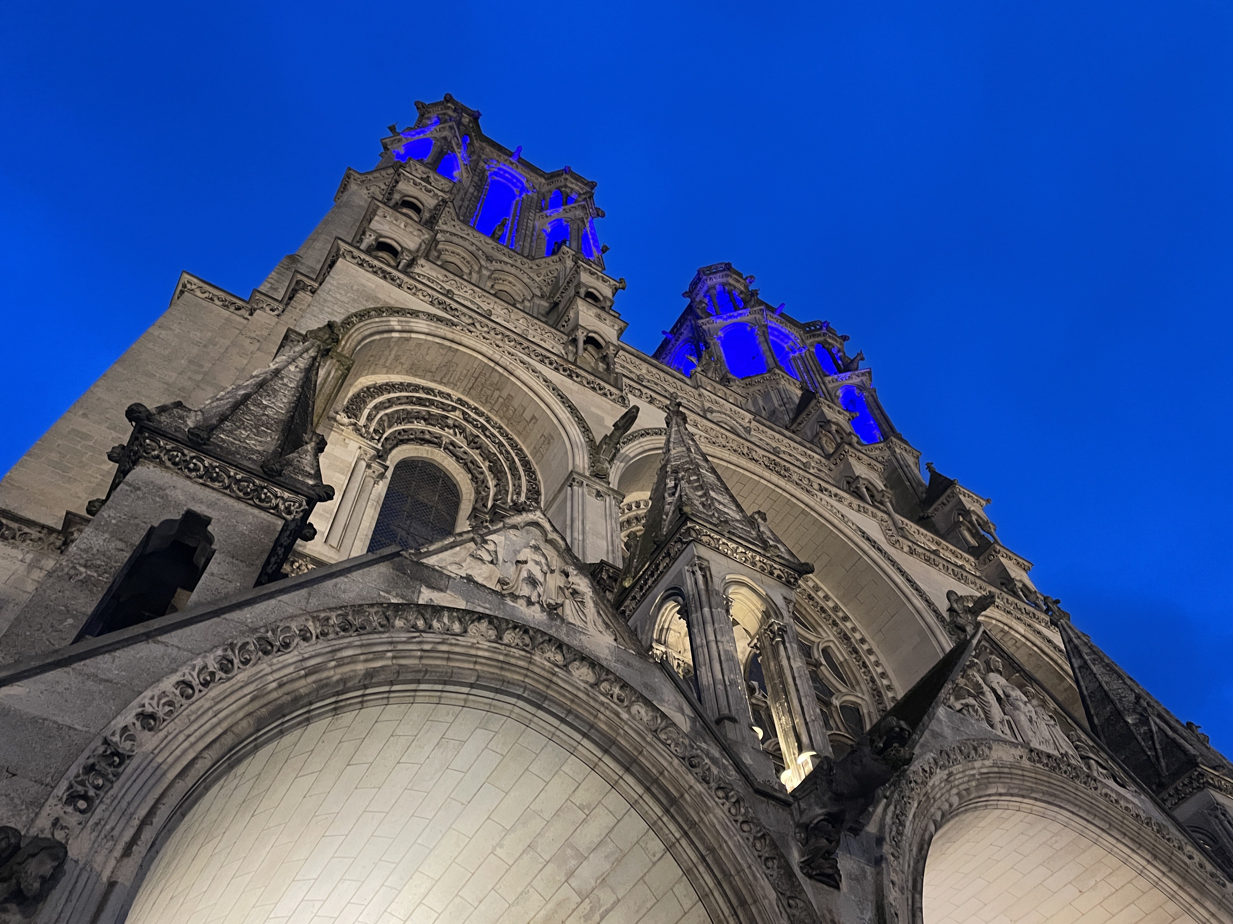 9 Pl. du Parv. G. de Mortagne, 02000 Laon, France / 06-12-2025 17:10 / 9.25 °C en half bewolkt / 169 m