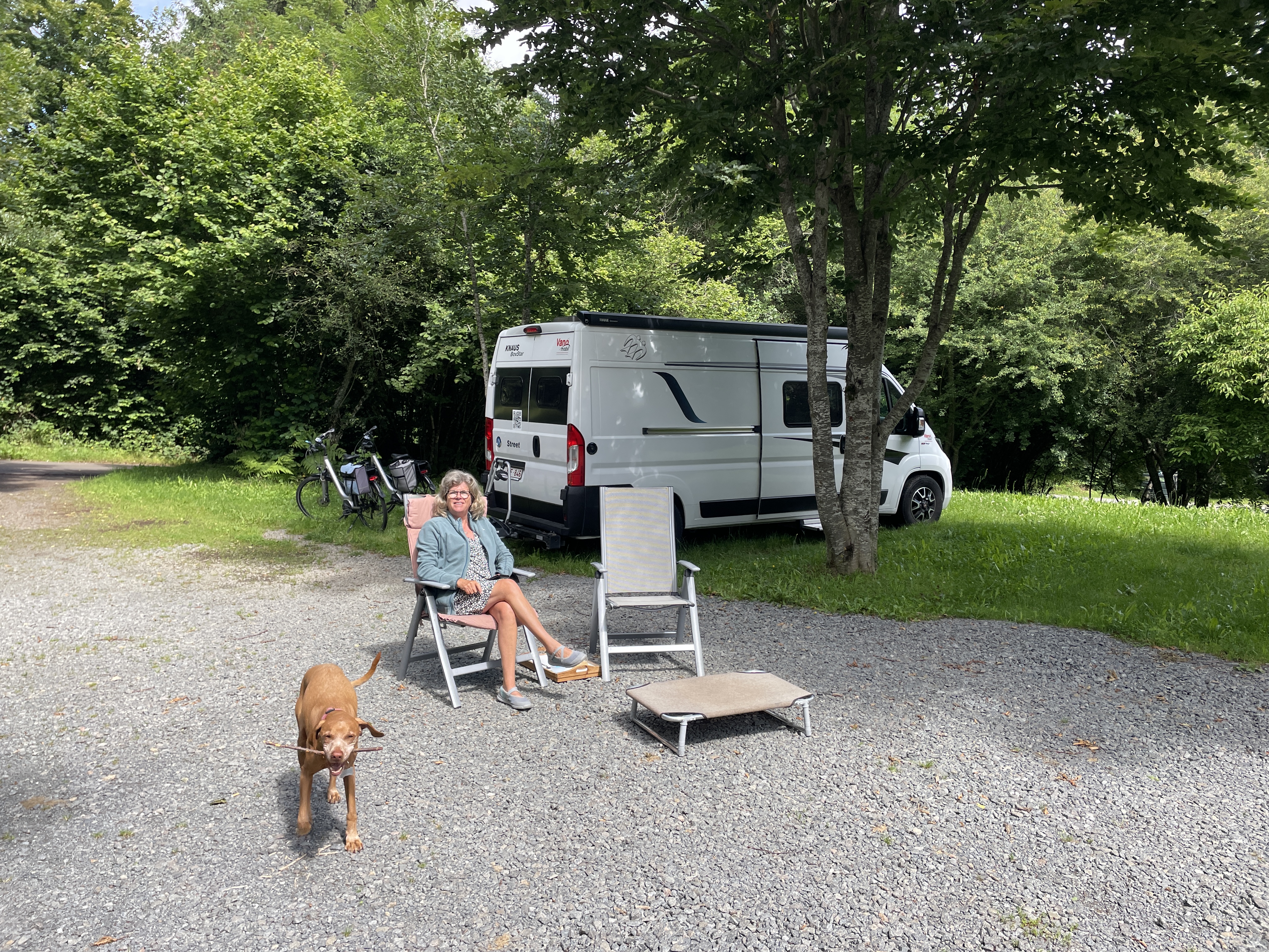 18 Rte de Saint-Georges, 63410 Charbonnières-les-Varennes, France / 13-07-2024 11:23 / 15.88 °C en half bewolkt