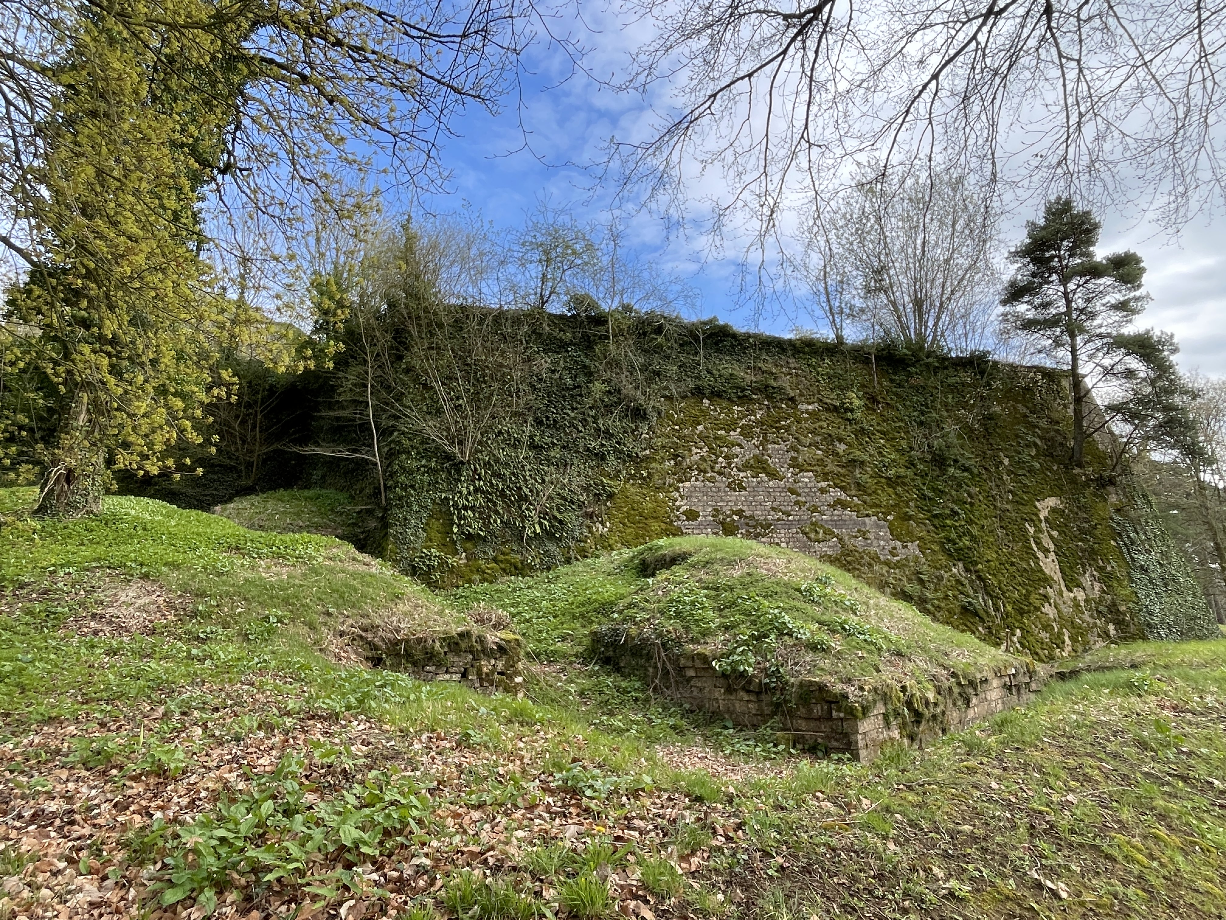 G985+H2 Montmédy, France / 03-04-2026 16:13 / 10.04 °C en bewolkt / 252 m