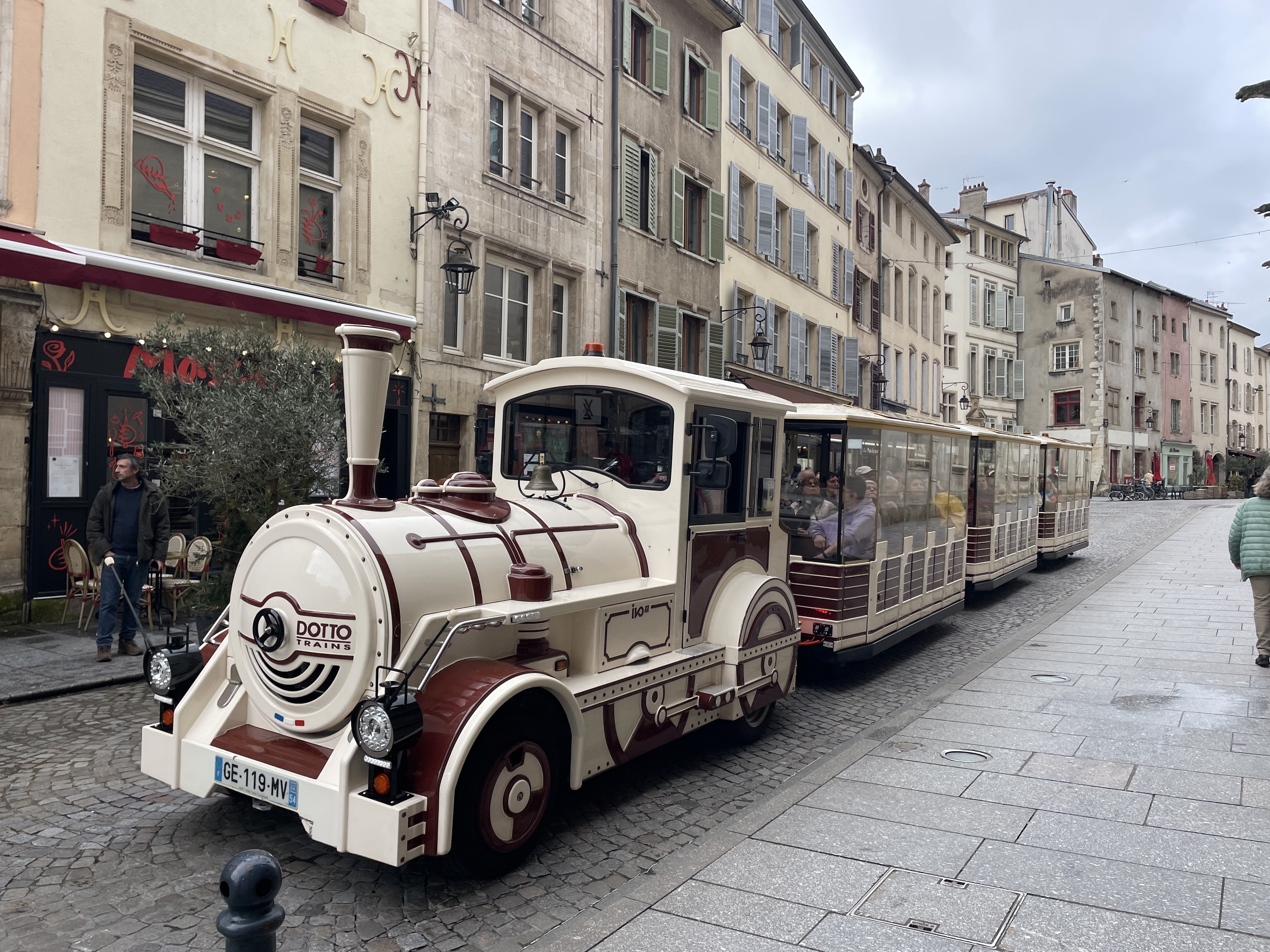 65 Grande Rue, 54000 Nancy, France / 04-04-2026 15:33 / 12.92 °C en bewolkt / 195 m