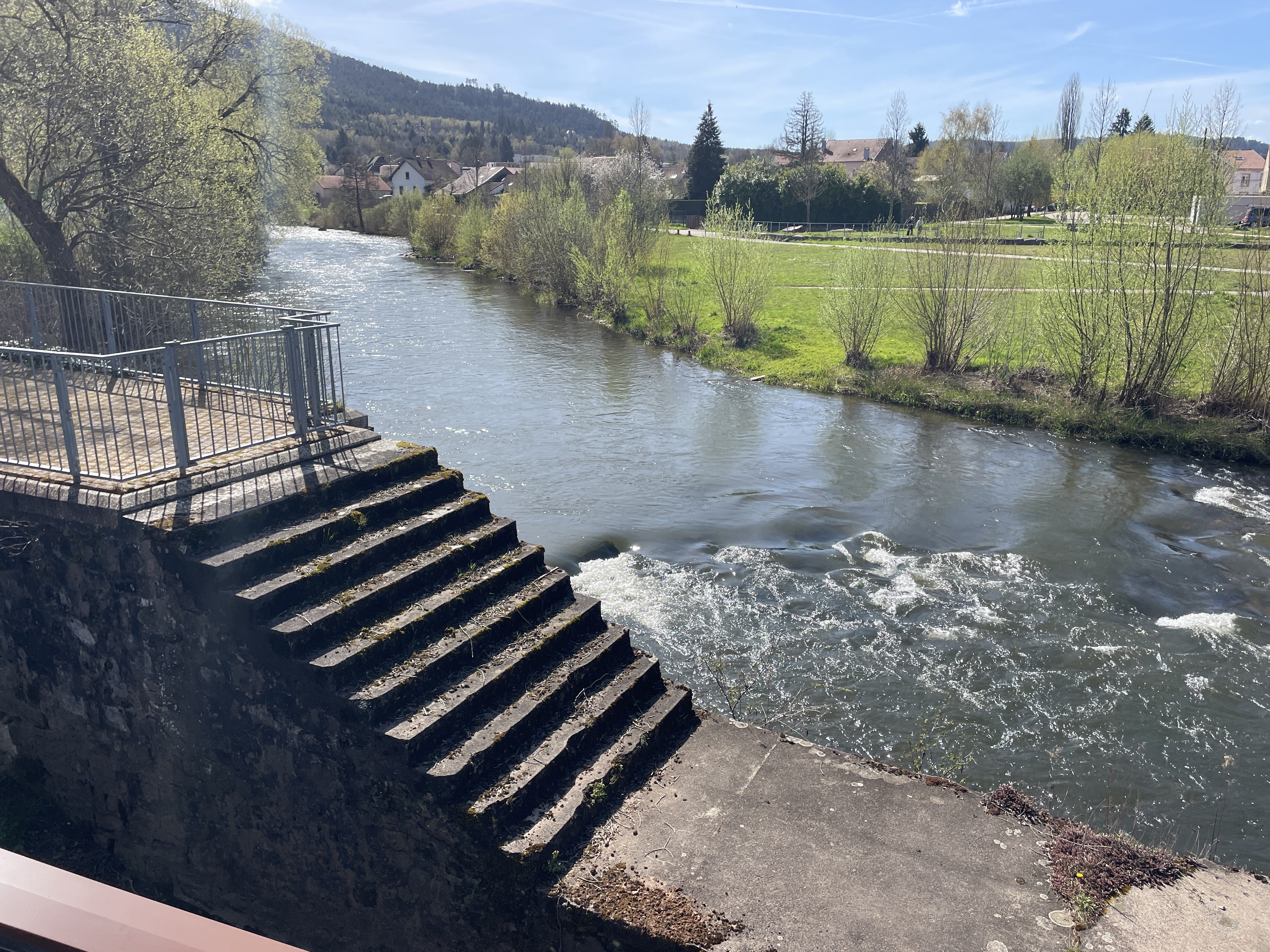 Passerelle, 10 Rue de la Piscine, 88110 Raon-l'Étape, France / 06-04-2026 14:52 / 15.77 °C en bewolkt / 287 m
