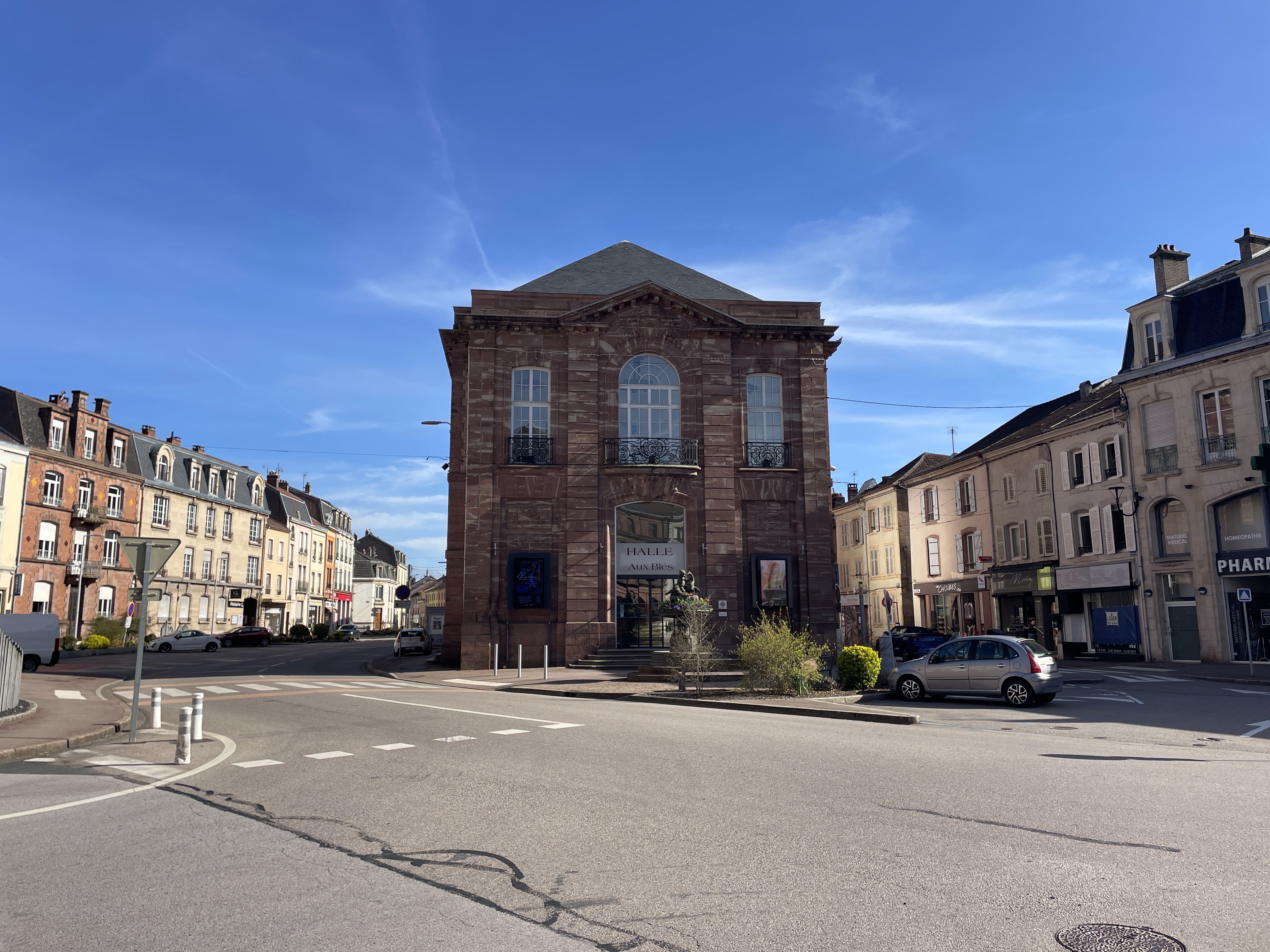 29 Rue Jules Ferry, 88110 Raon-l'Étape, France / 06-04-2026 16:47 / 13.21 °C en bewolkt / 285 m