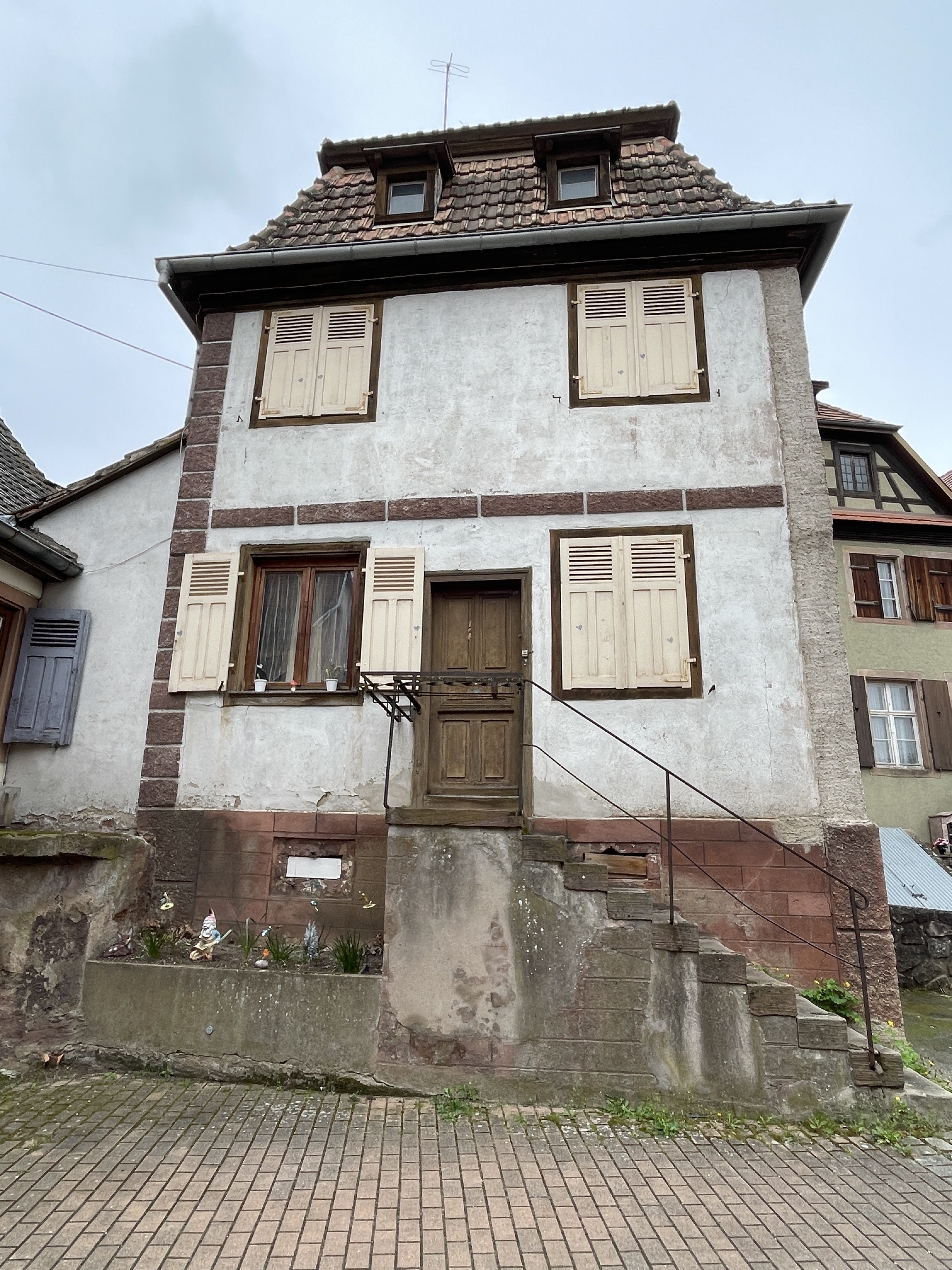 1 Rue de l'Église, 67650 Dambach-la-Ville, France / 10-04-2026 11:56 / 12.32 °C en bewolkt / 216 m