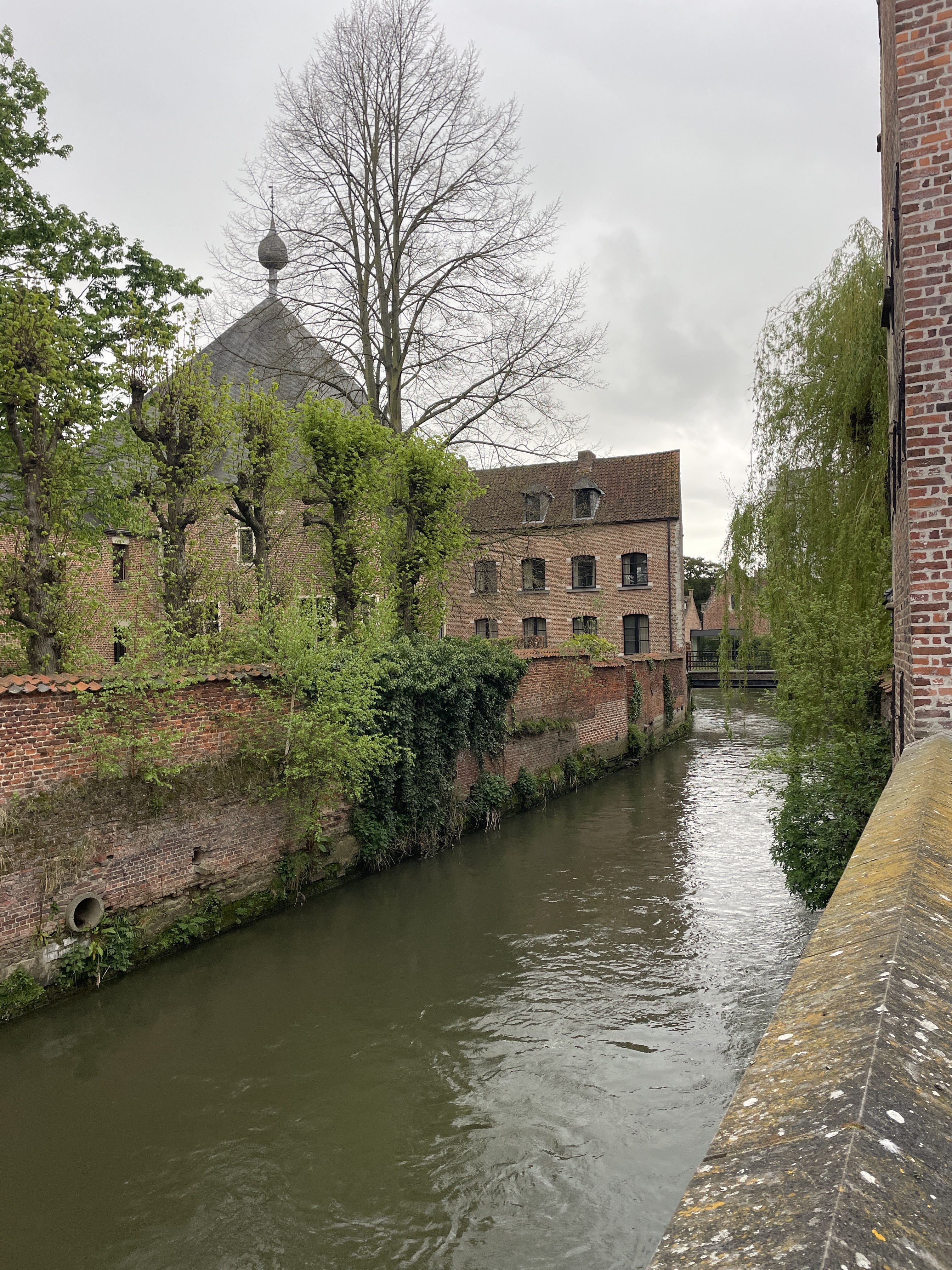 Groot Begijnhof 33, 3000 Leuven, Belgium / 16-04-2026 11:14 / 16.08 °C en half bewolkt / 22 m