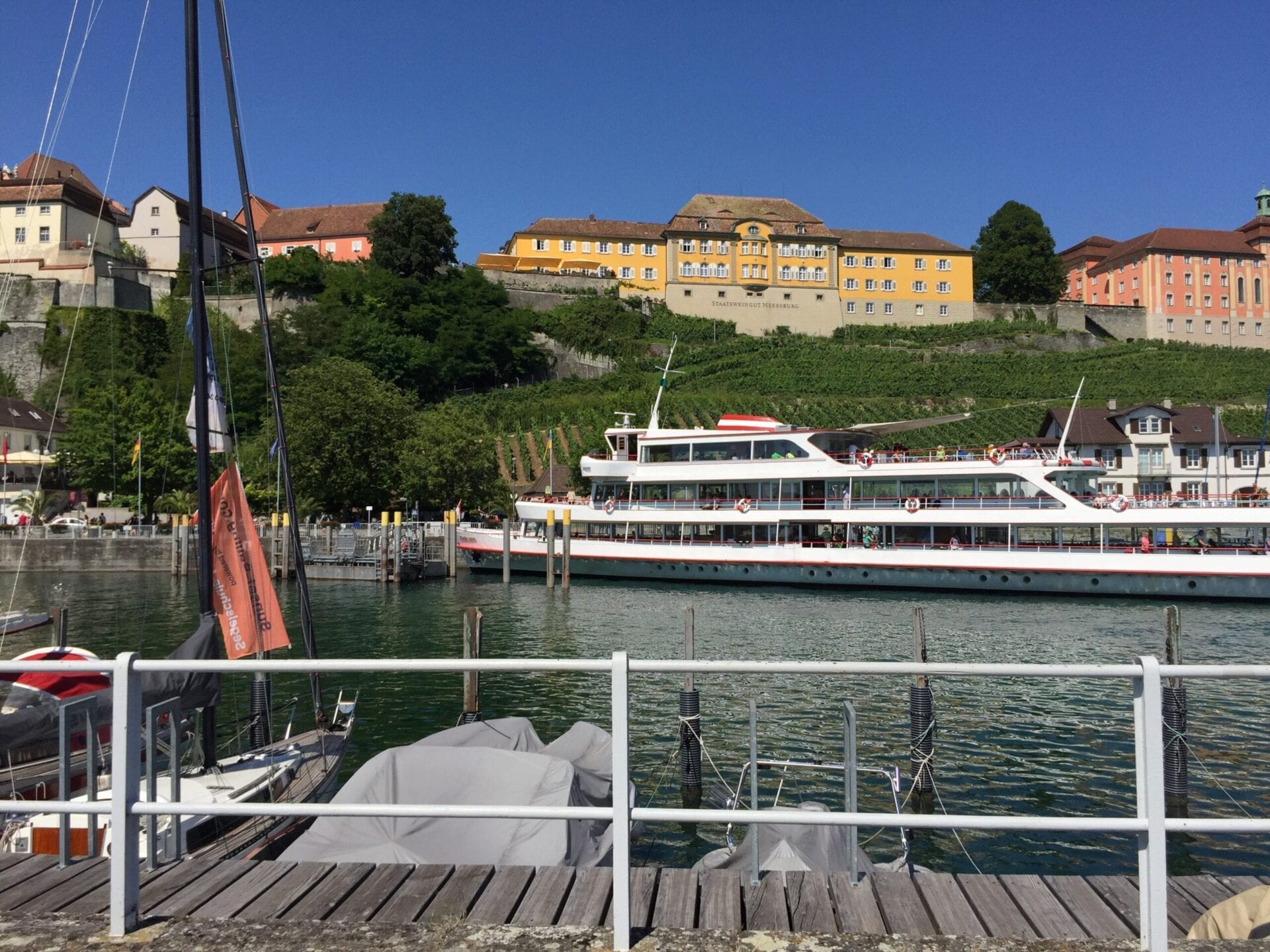 Uferpromenade 2, 88709 Meersburg, Germany / 20-07-2020 15:39 / 30.1 °C en zeer lichte bewolking