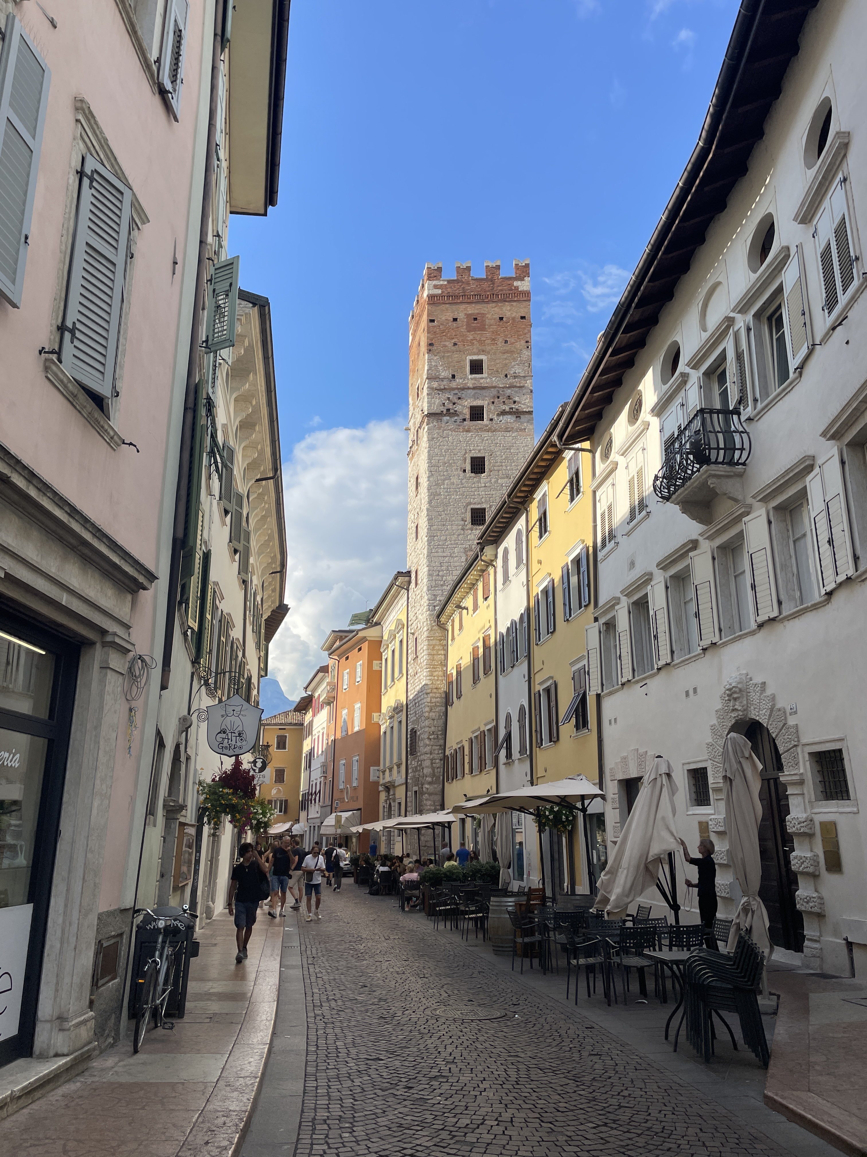 Via Camillo Cavour, 49, 38122 Trento TN, Italy / 15-09-2023 16:56 / 20.17 °C en zeer lichte bewolking