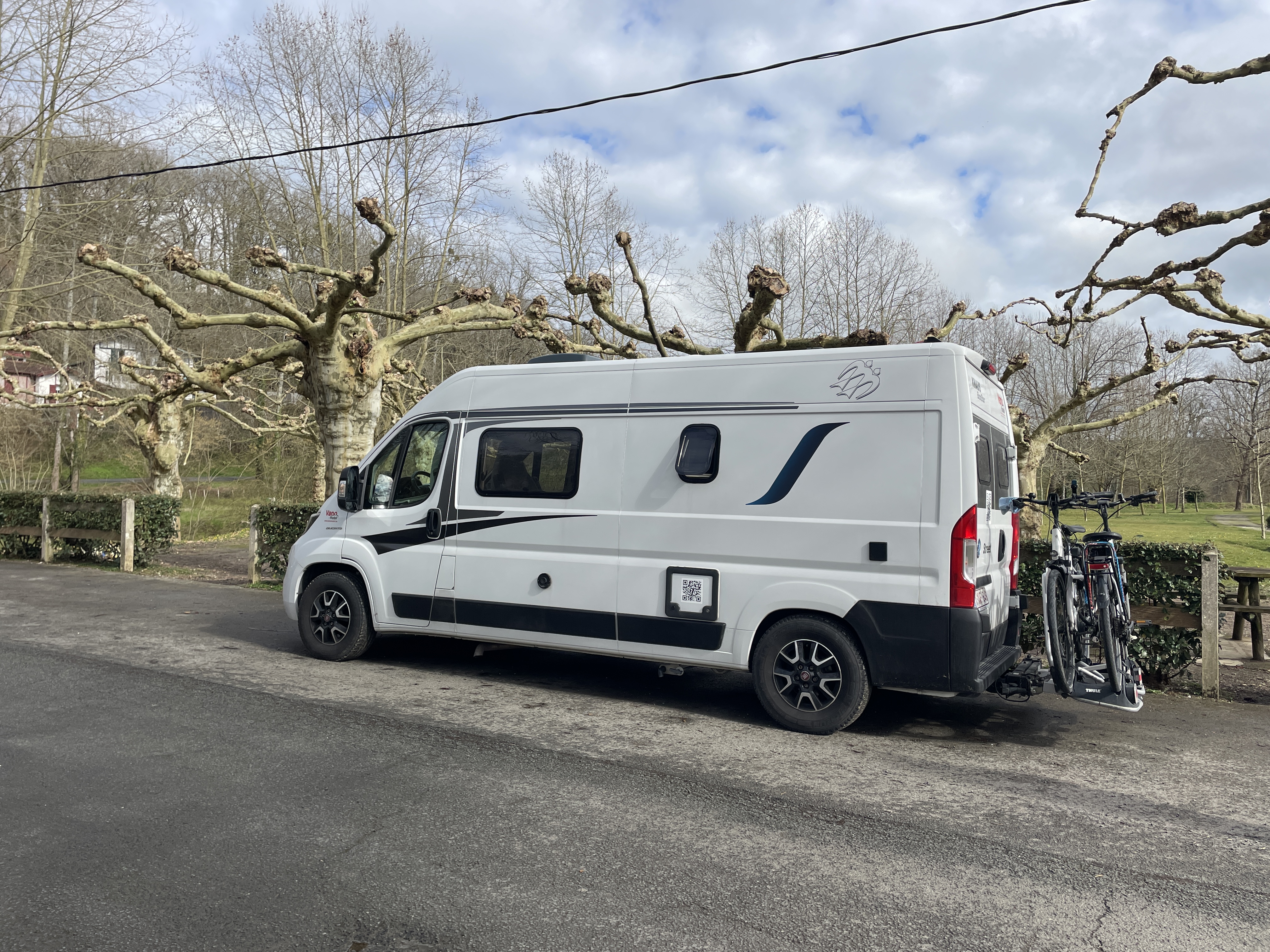 30 Pl. de la Piscine, 64240 La Bastide-Clairence, France / 14-02-2025 12:15 / 15.97 °C en bewolkt