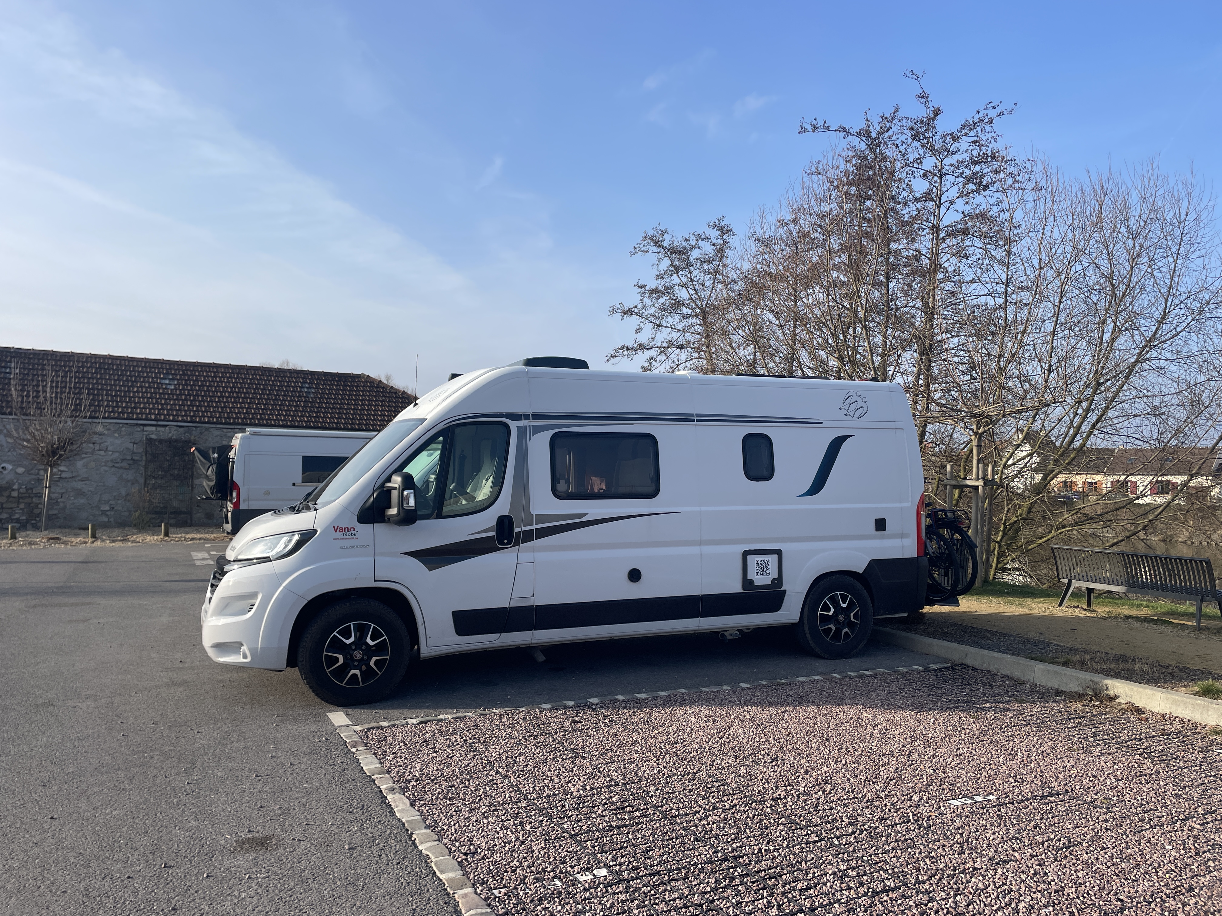 47 Rue du Professeur Ramon, 60700 Pont-Sainte-Maxence, France / 16-02-2025 15:37 / 4.72 °C en half bewolkt