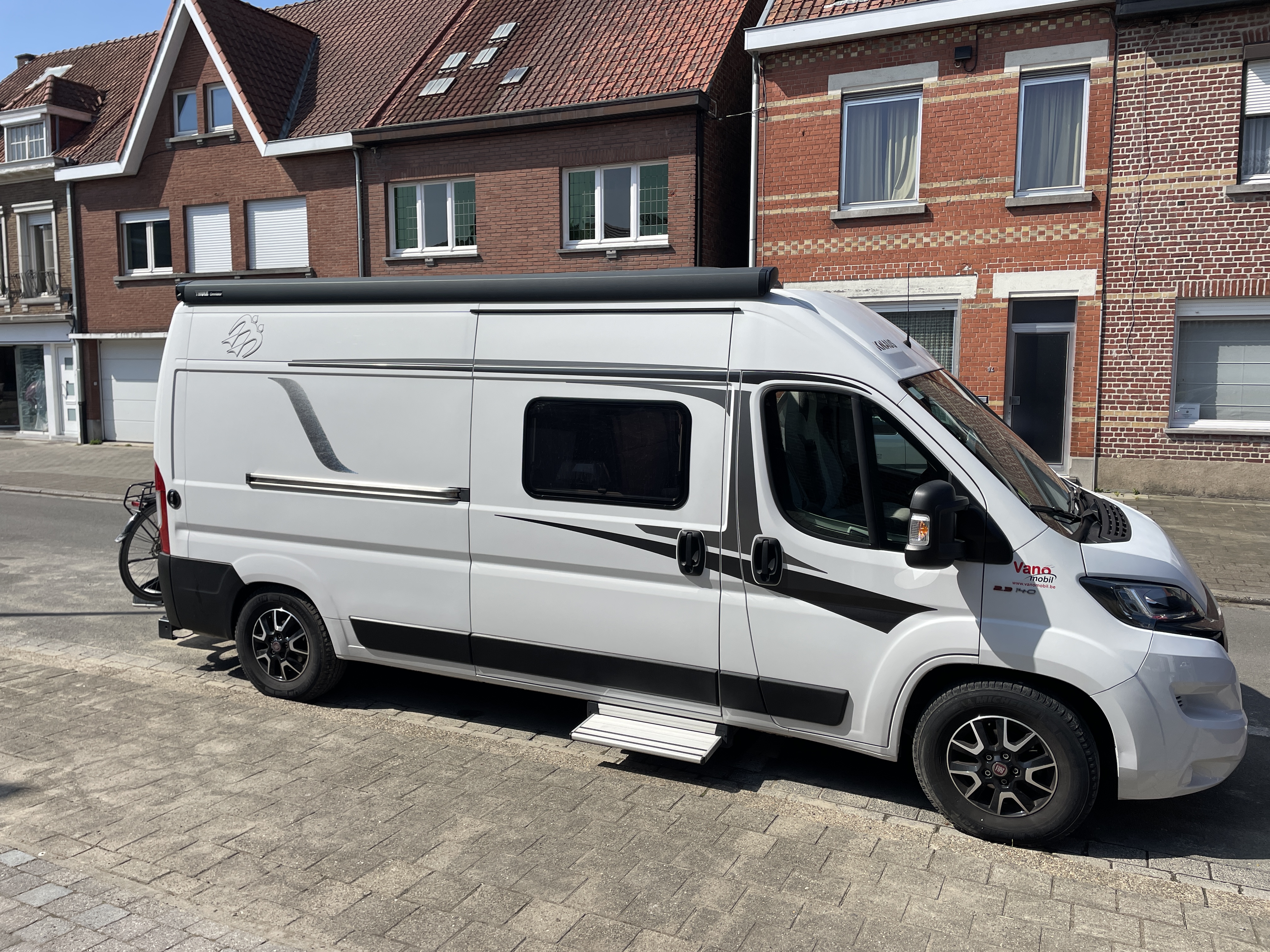 Wilgenstraat 77, 8800 Roeselare, Belgium / 09-04-2025 14:49 / 12.98 °C en onbewolkt