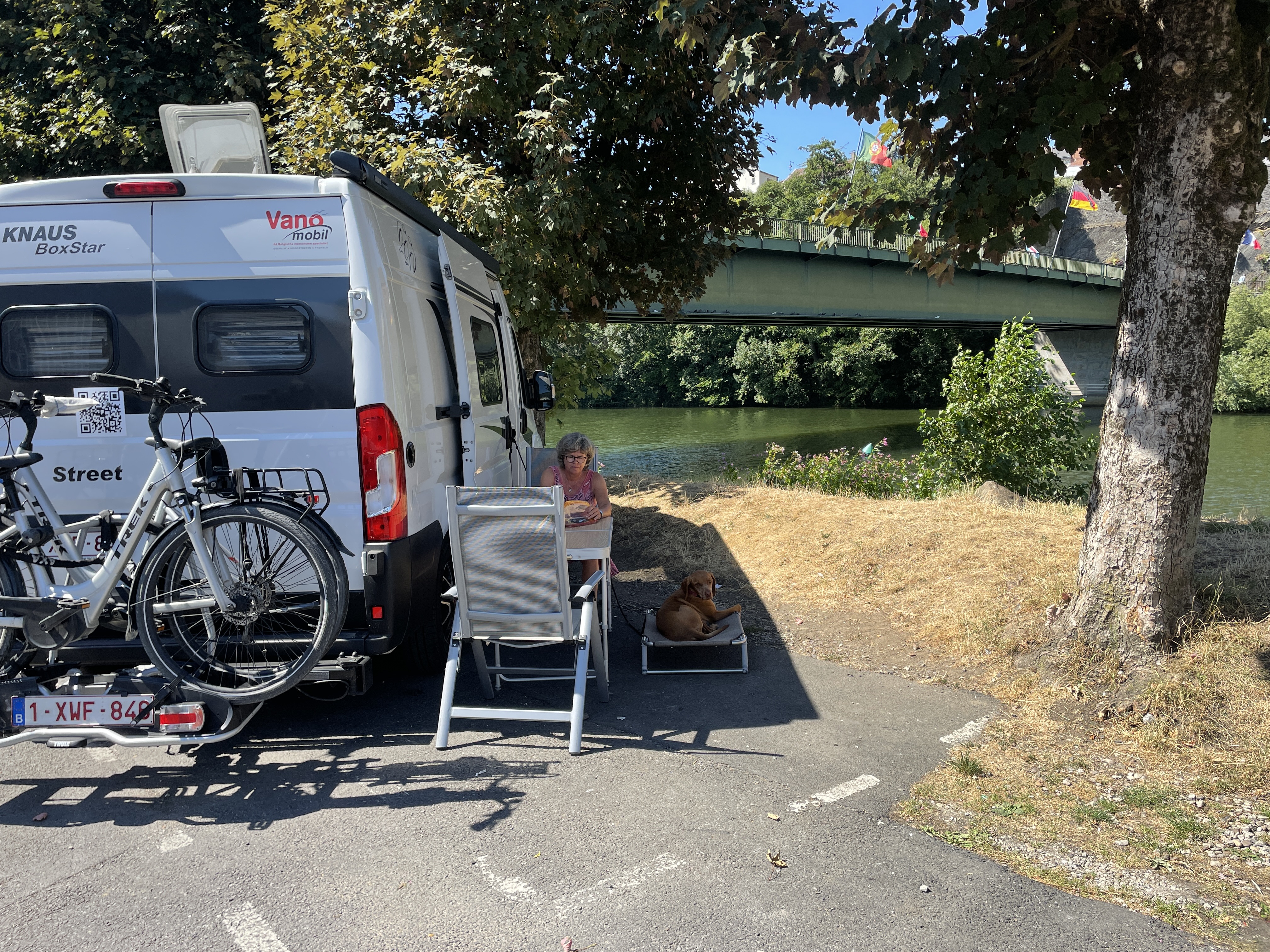 5 Rue du Port, 08500 Revin, France / 11-08-2022 12:28 / 28.96 °C en onbewolkt