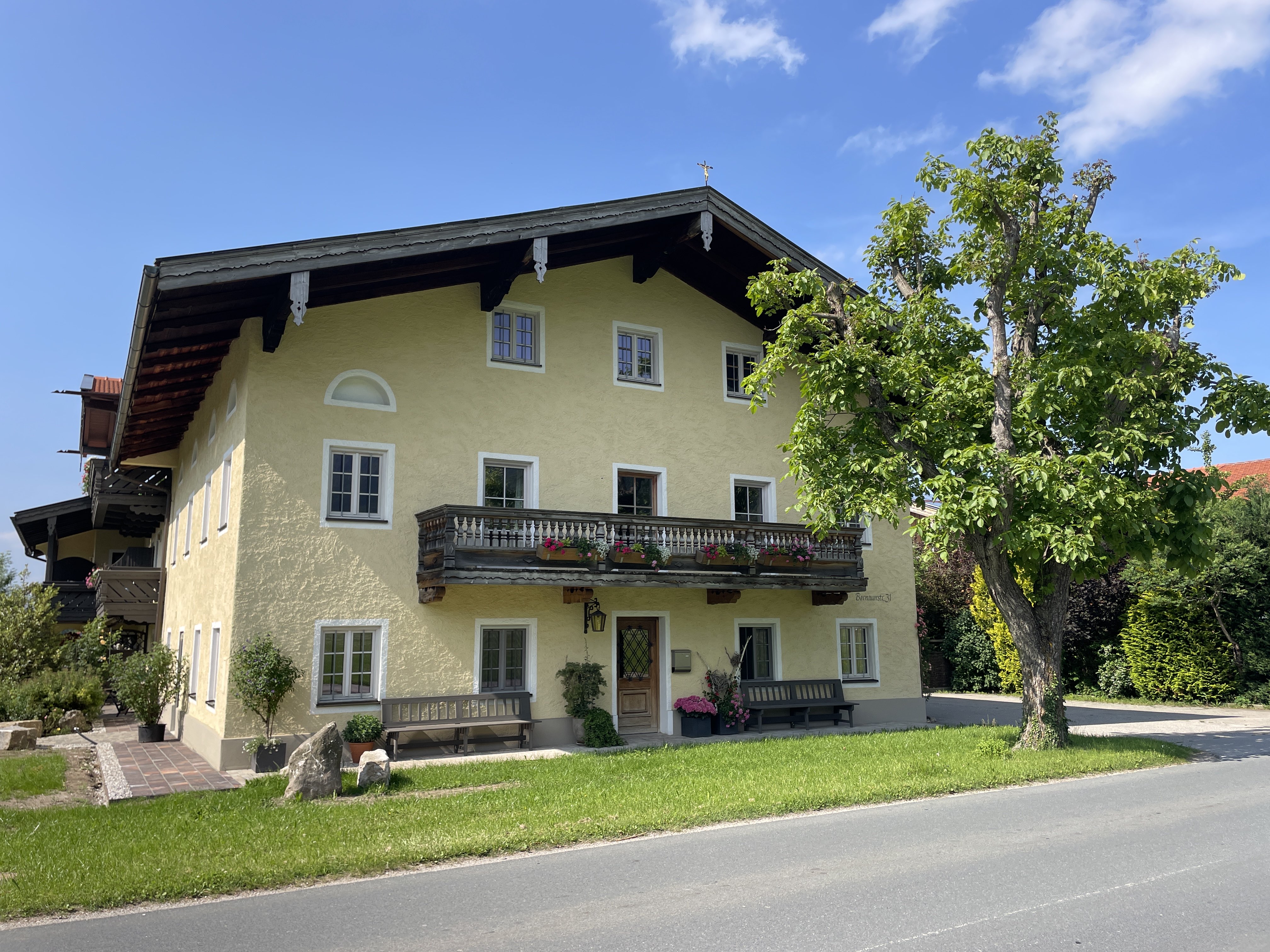 Bernauer Str. 31, 83229 Aschau im Chiemgau, Germany / 11-06-2025 16:24 / 21.42 °C en licht bewolkt