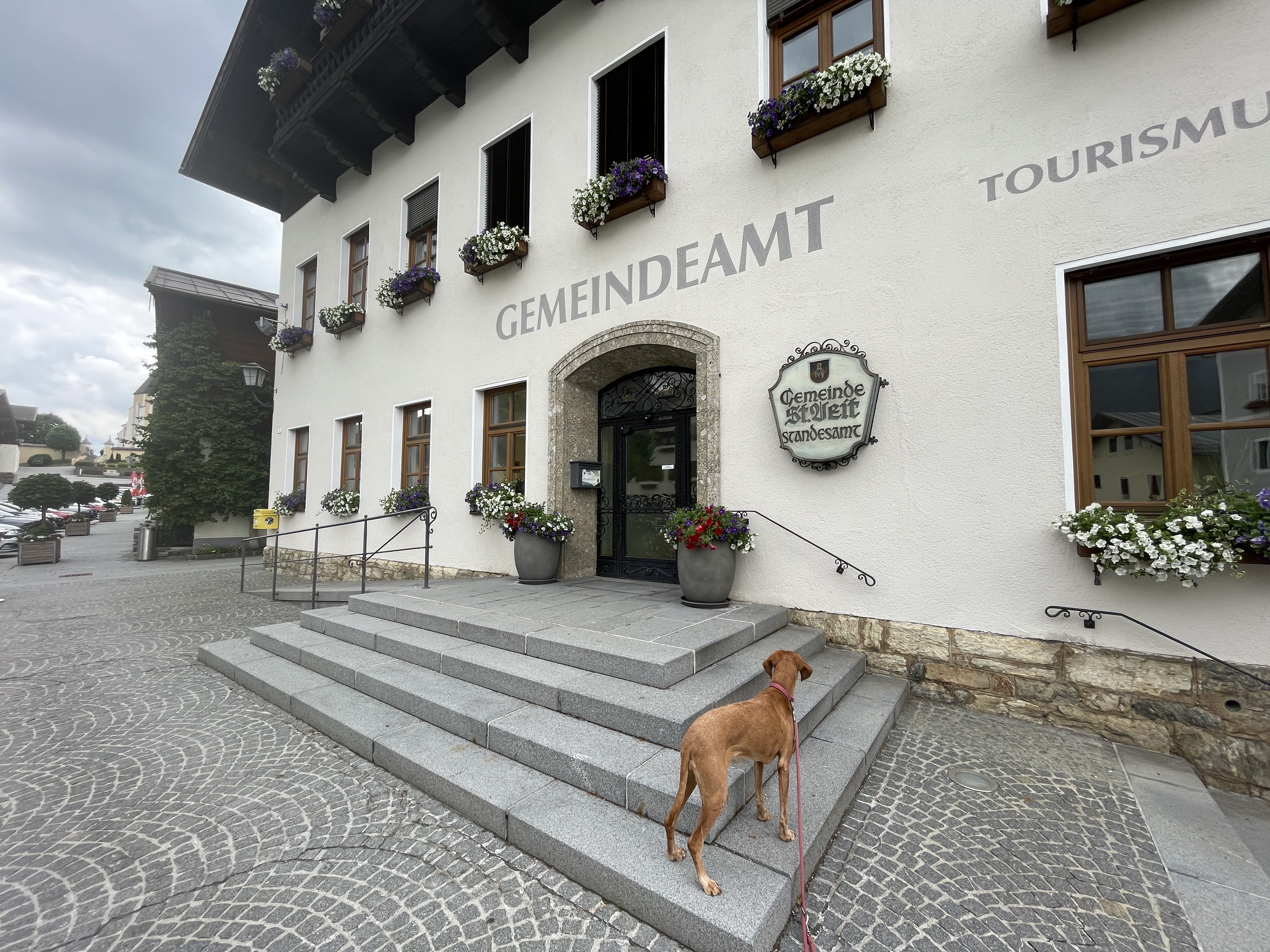 Dorfbrunnen, Markt 12, 5621 St. Veit im Pongau, Austria / 16-06-2025 15:25 / 17.97 °C en bewolkt